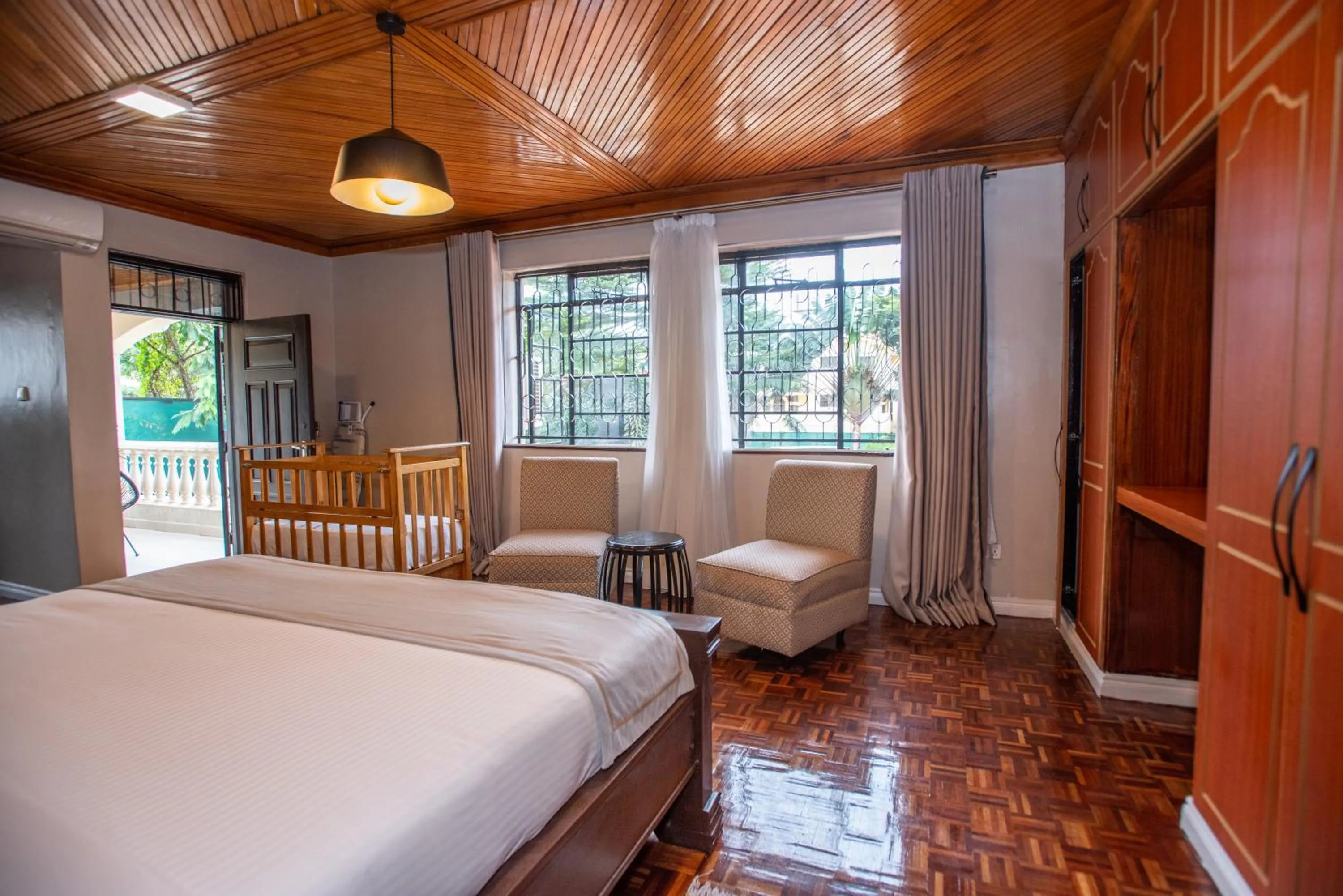 Bed in Cozy Stead Hotel - Garden House, Gigiri