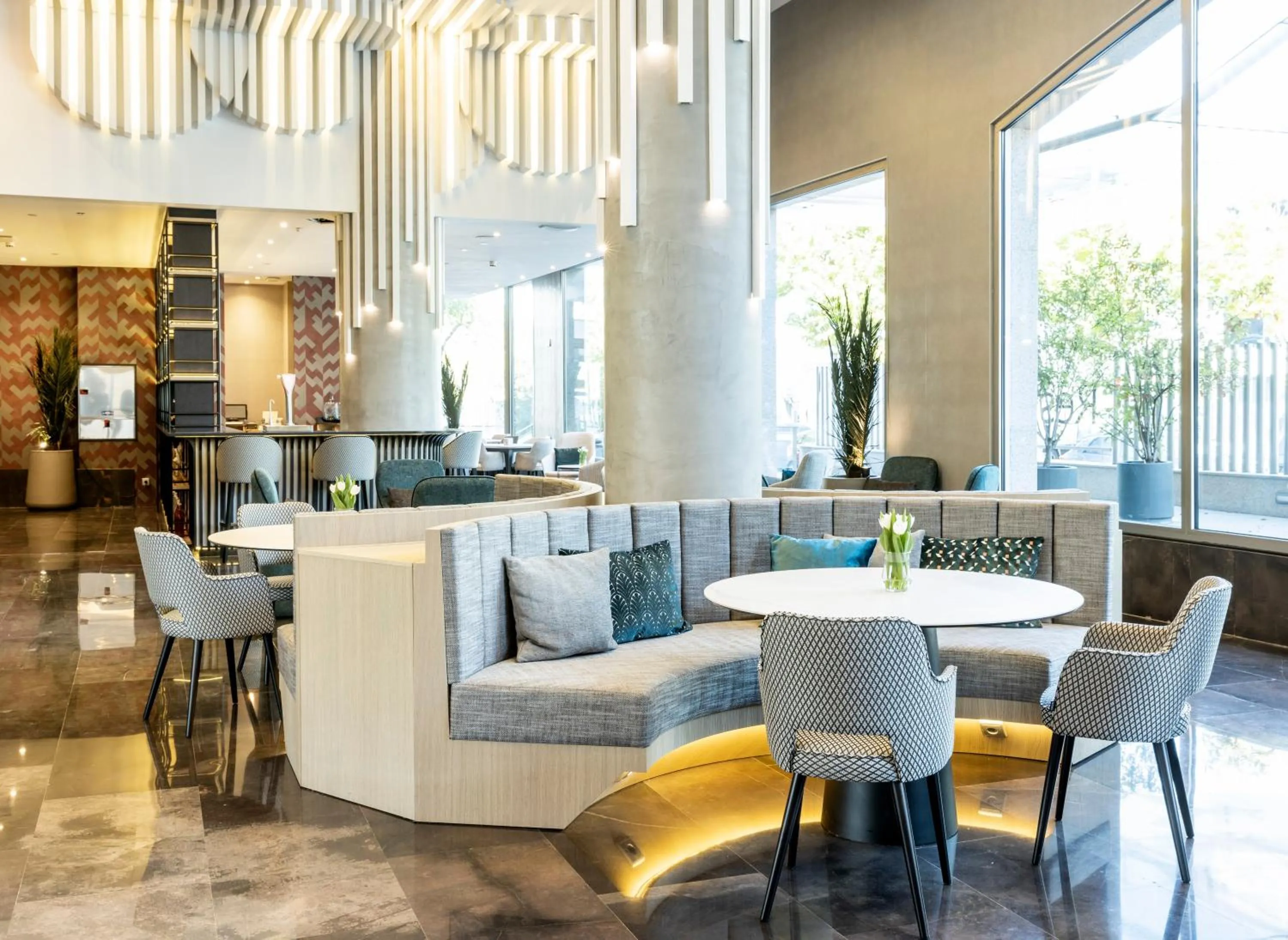 Lobby or reception in Ilunion Alcalá Norte