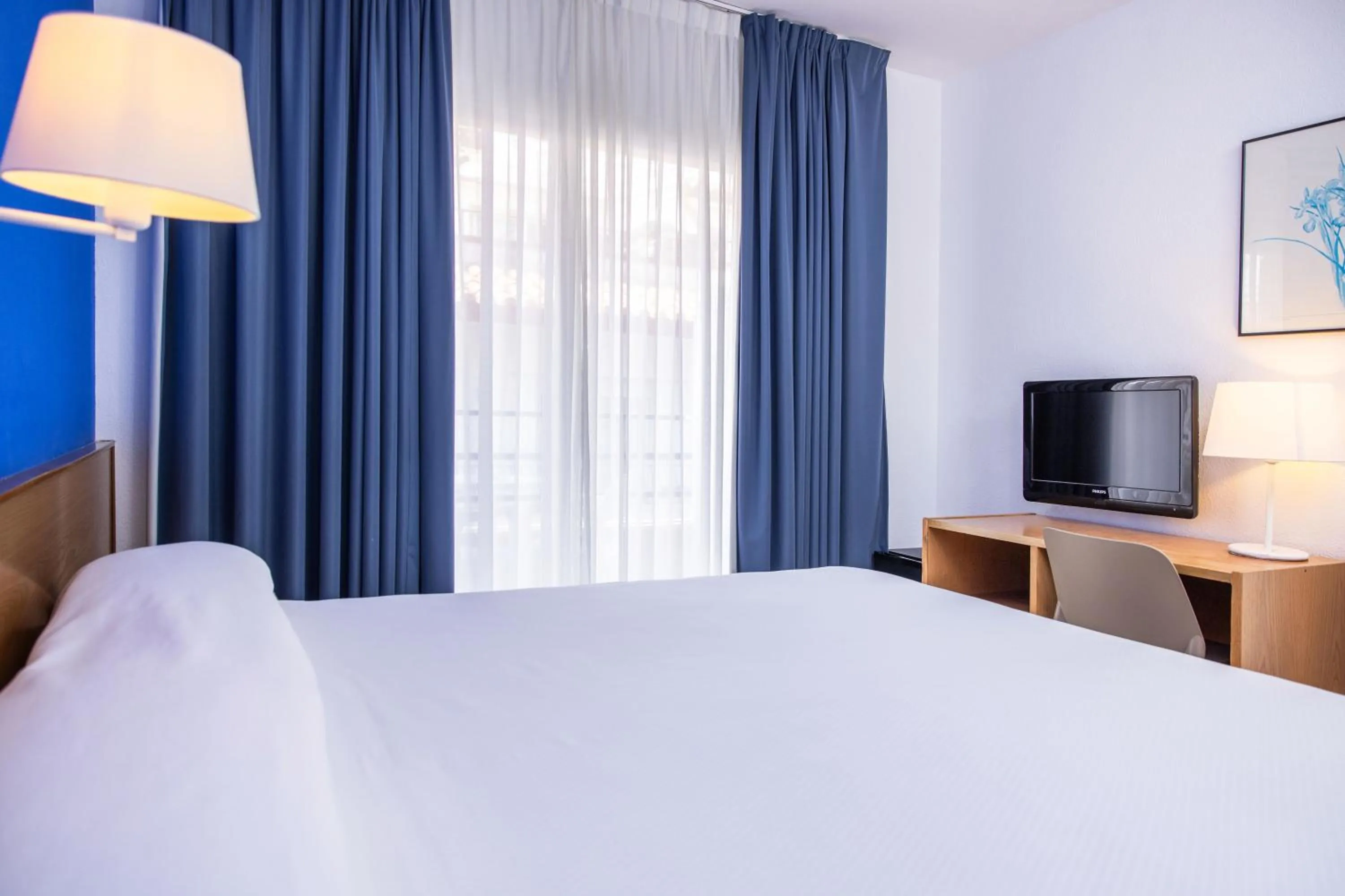 Bedroom, Bed in RVHotels Mar de Tossa