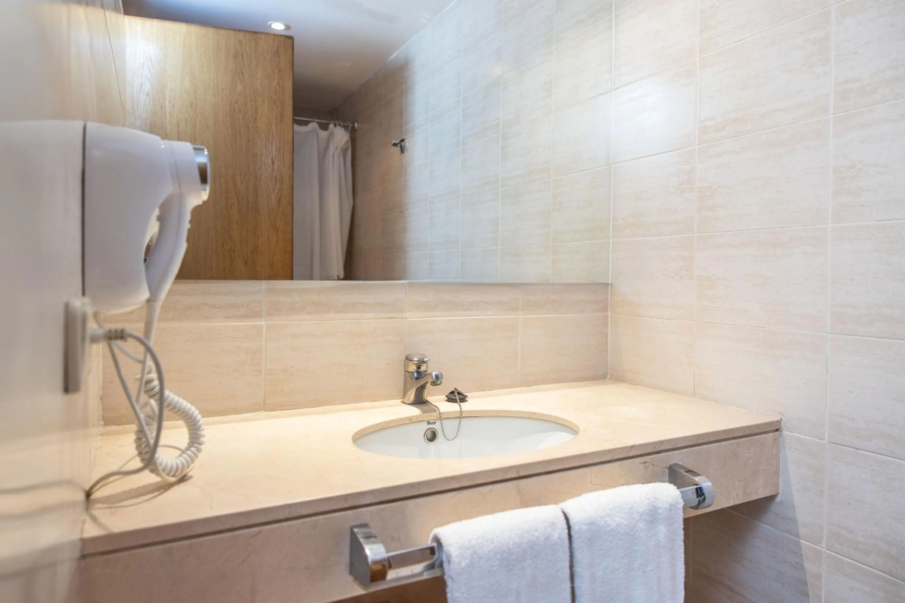 Bathroom in RVHotels Mar de Tossa