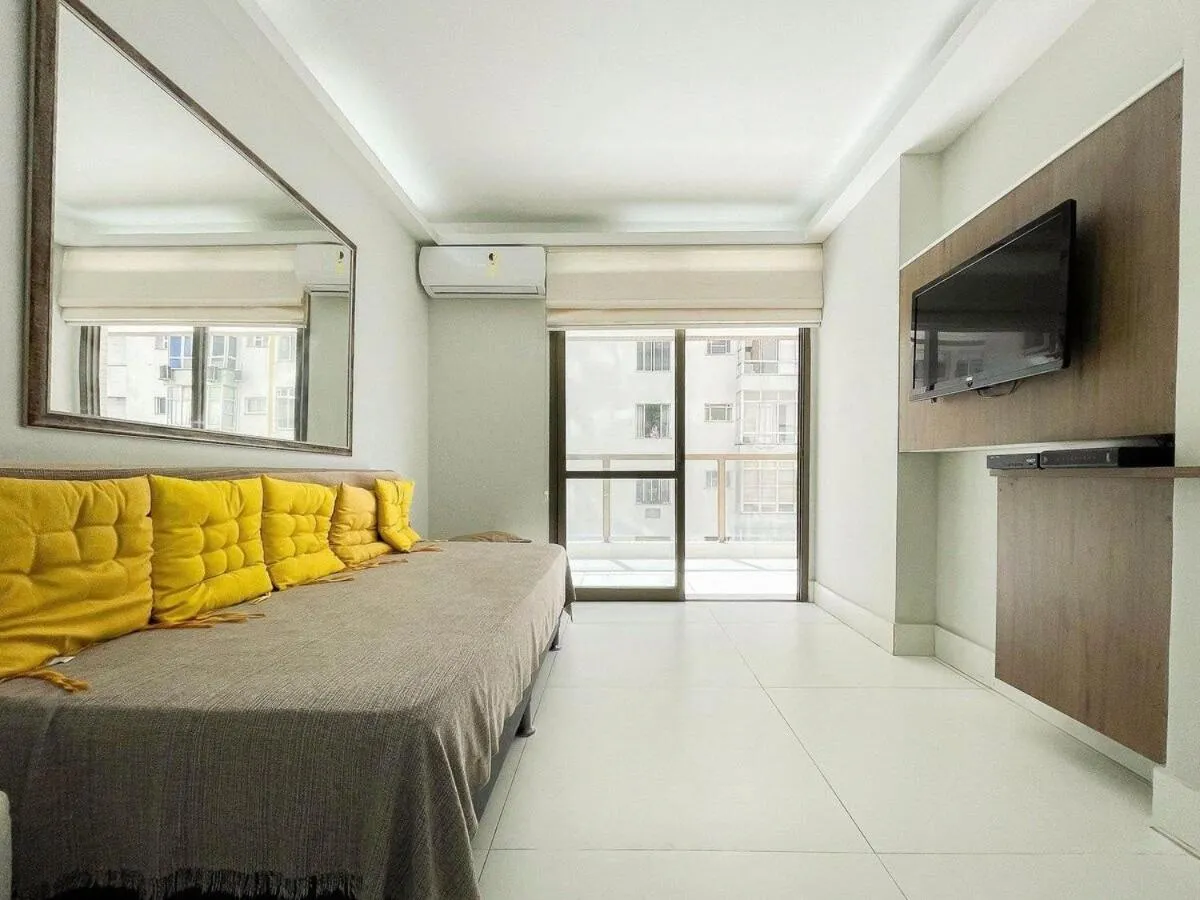 Flat Praia de Copacabana - Pé na Areia