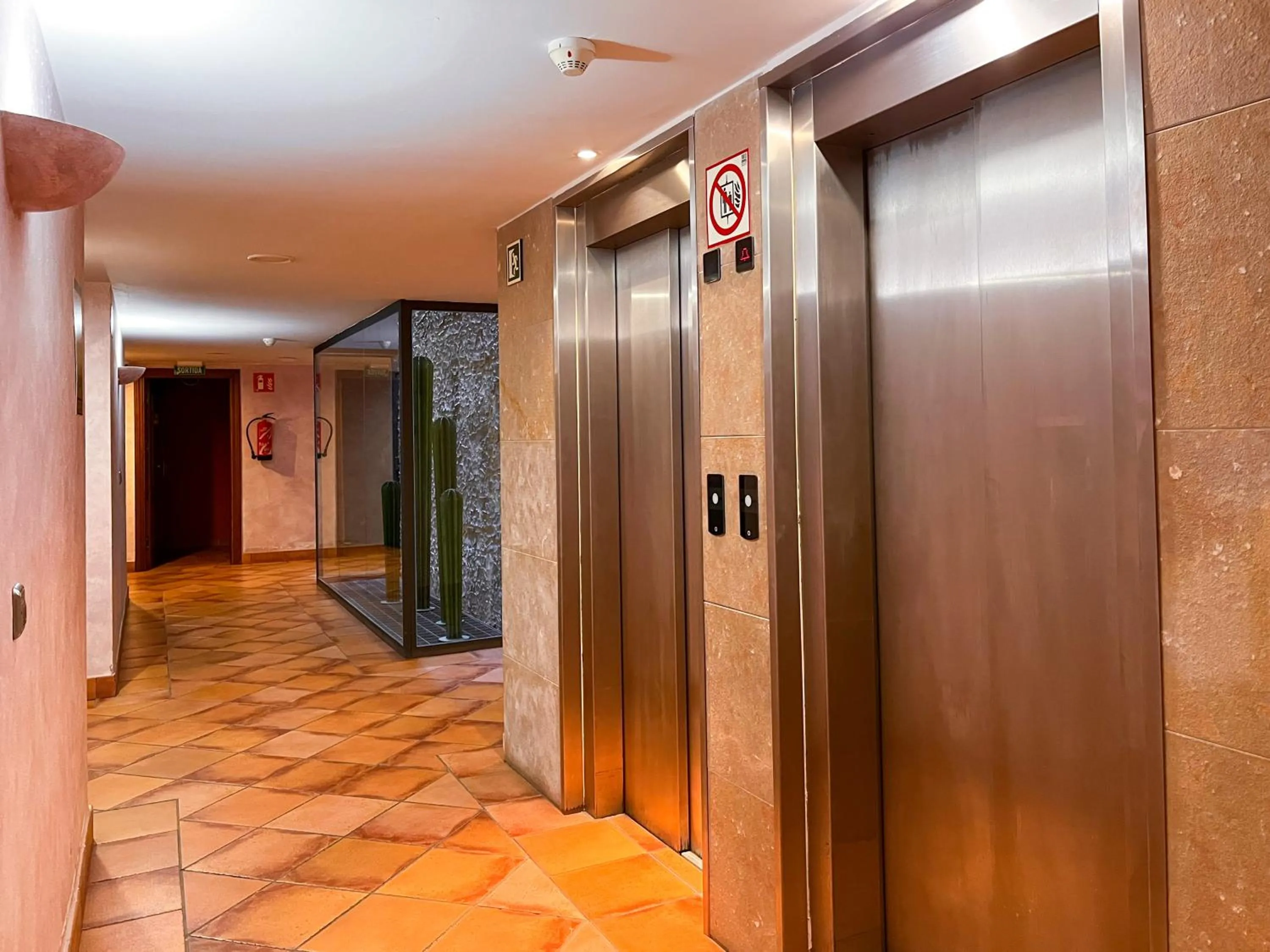 elevator in RVHotels Vila de Tossa