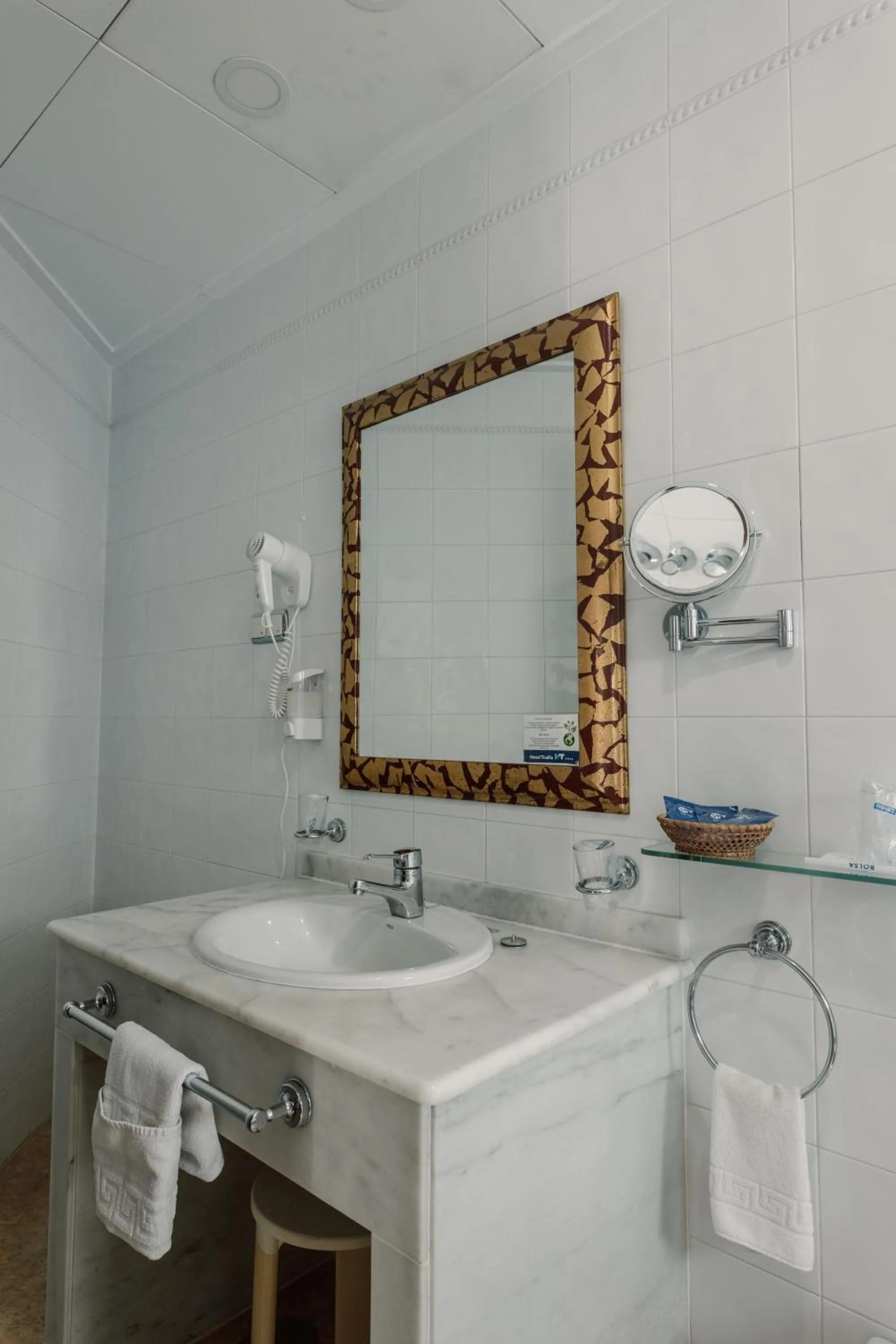 Bathroom in Hotel Traíña