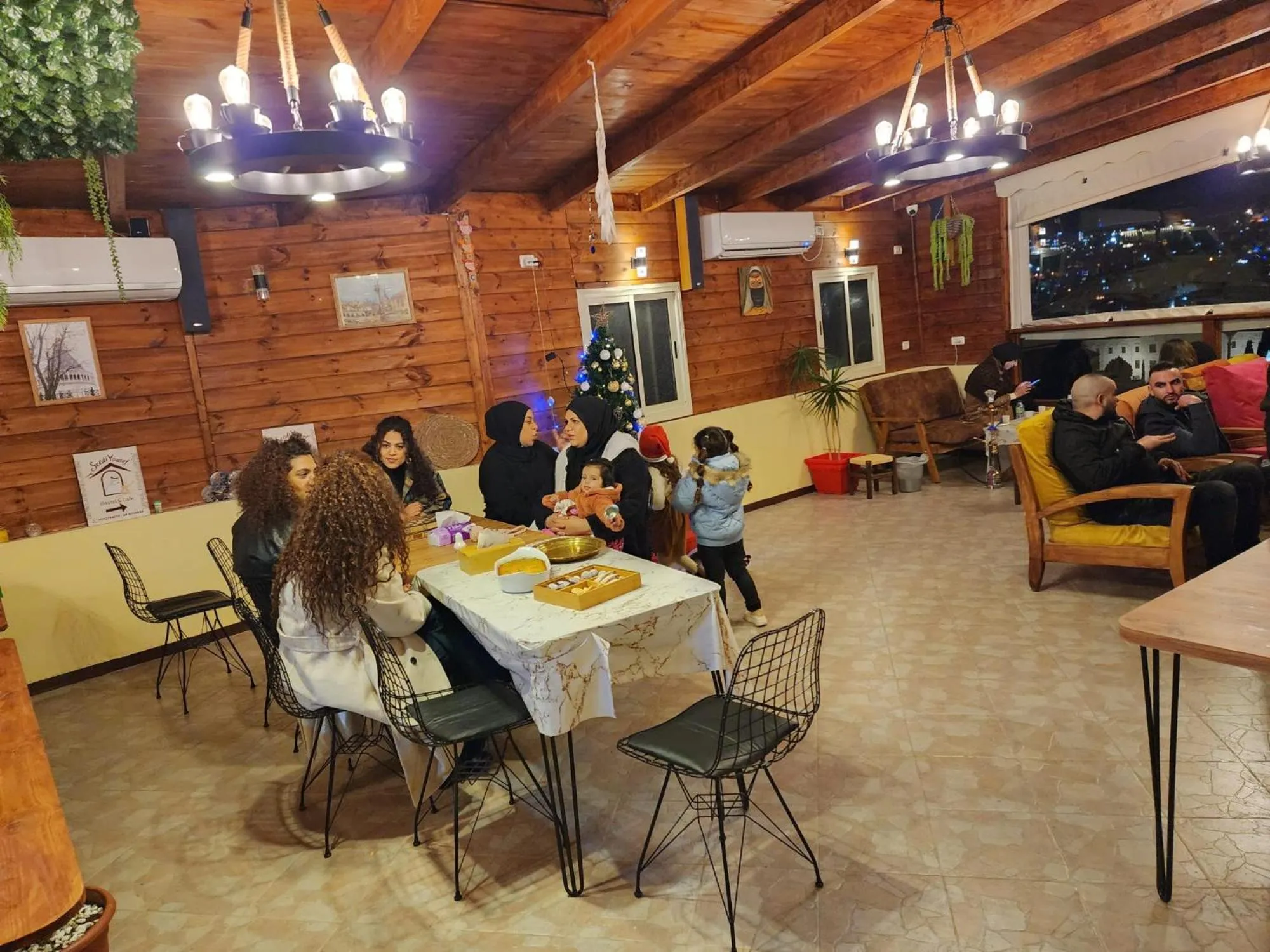 Restaurant/places to eat in Seedi Yousef Hostel & Cafe
