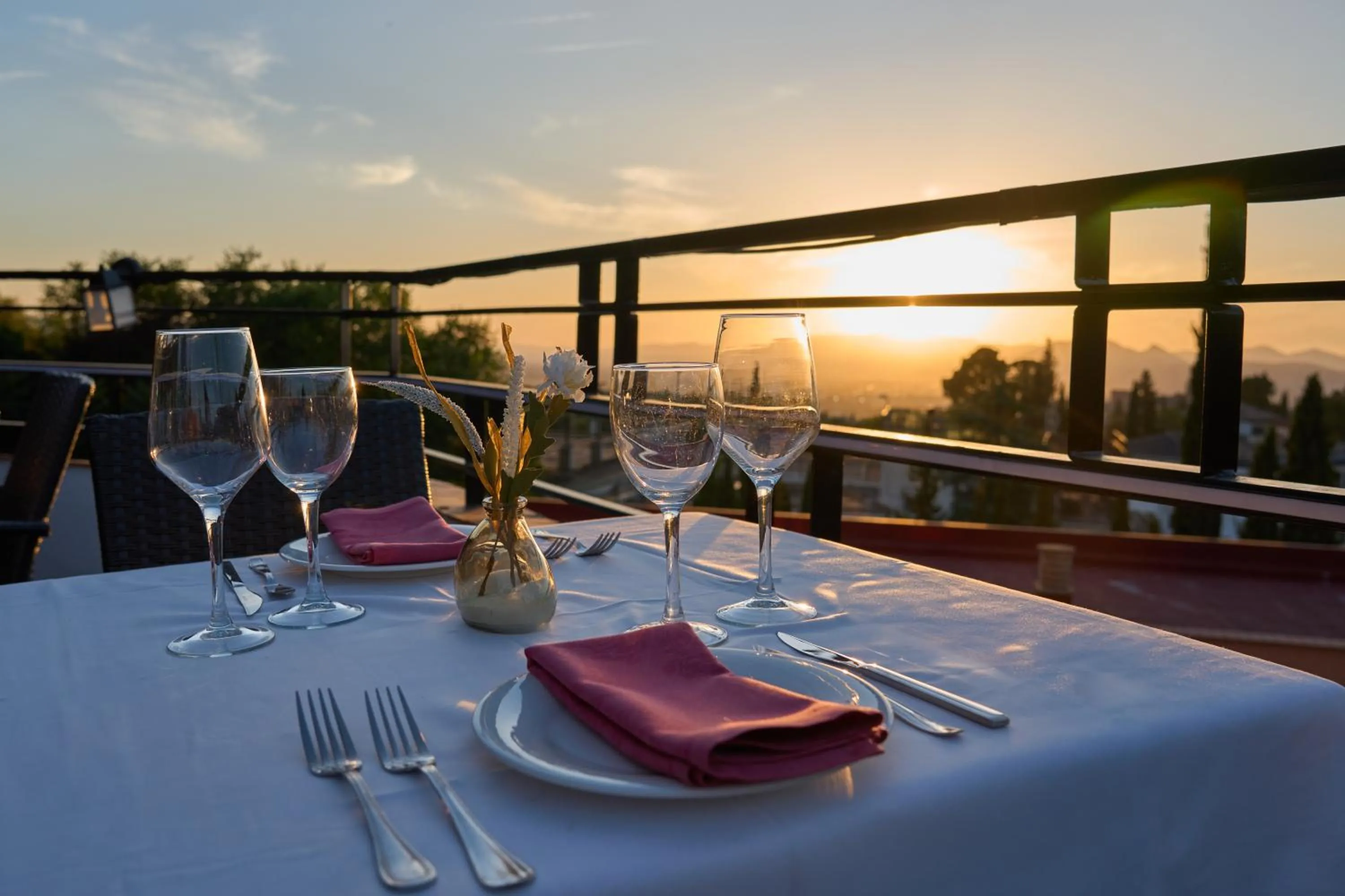 Restaurant/places to eat in Porcel Alixares