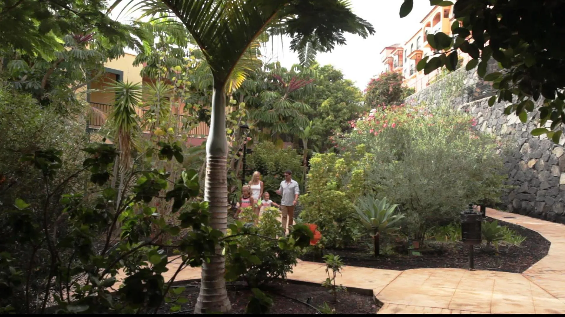 group of guests in Hotel-Apartamento Las Olas