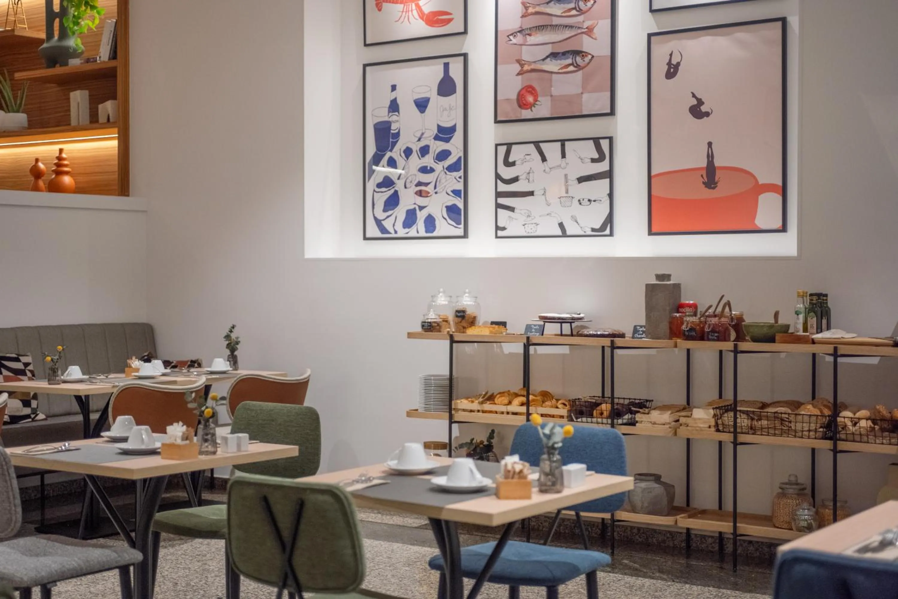 Buffet breakfast in Hotel Santiago Plaza Affiliated by Meliá