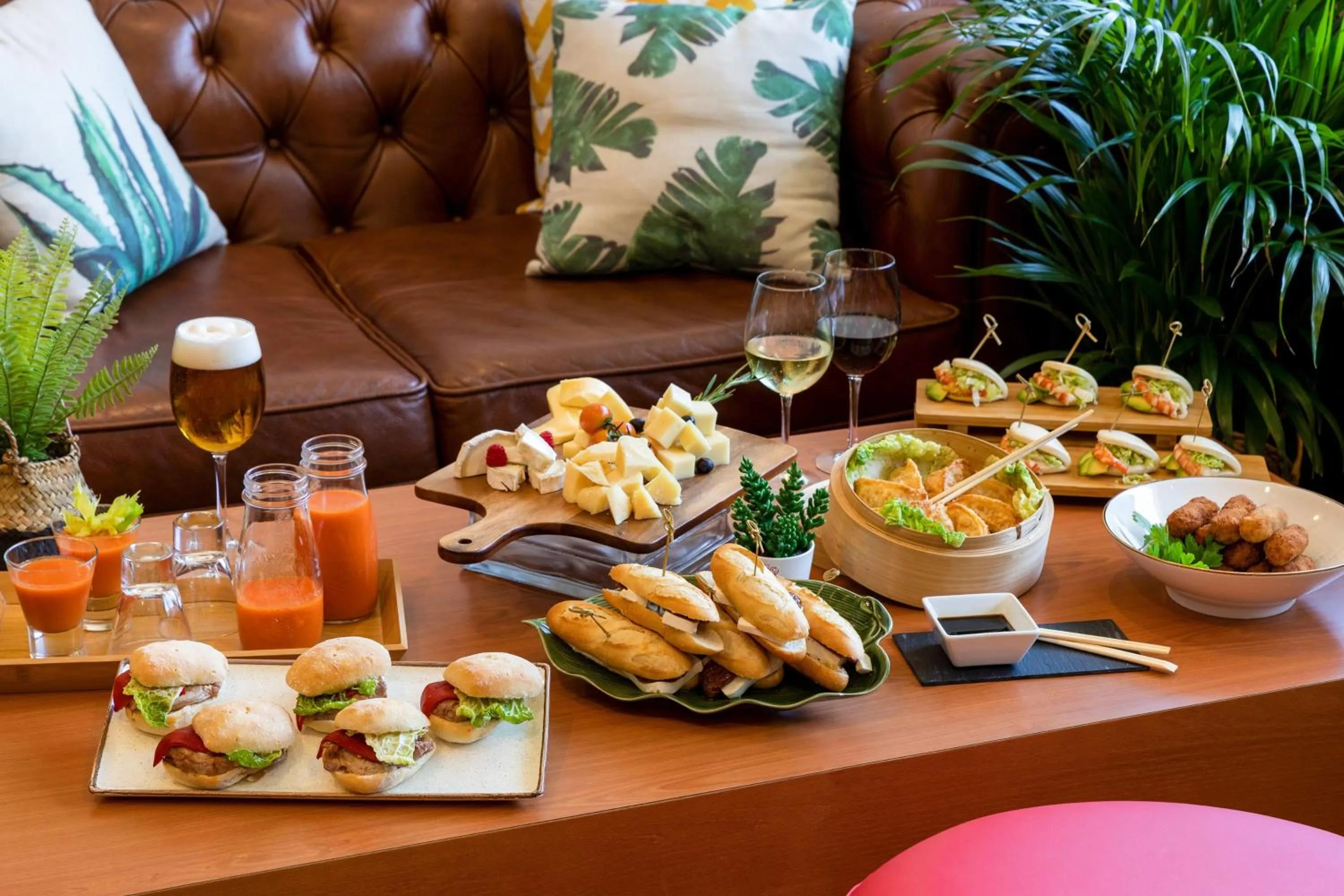 Restaurant/places to eat in Hotel Santiago Plaza Affiliated by Meliá