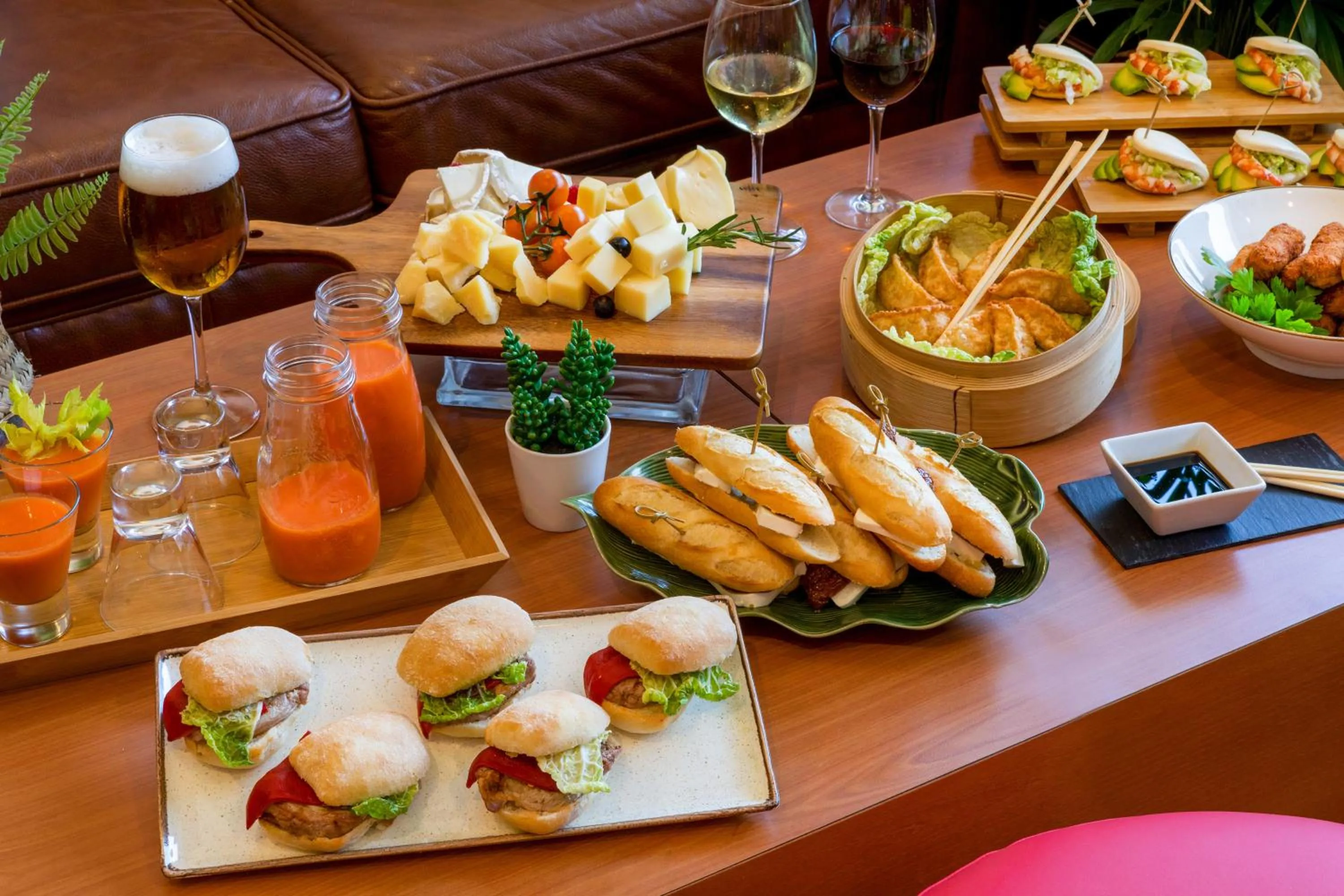 Food in Hotel Santiago Plaza Affiliated by Meliá