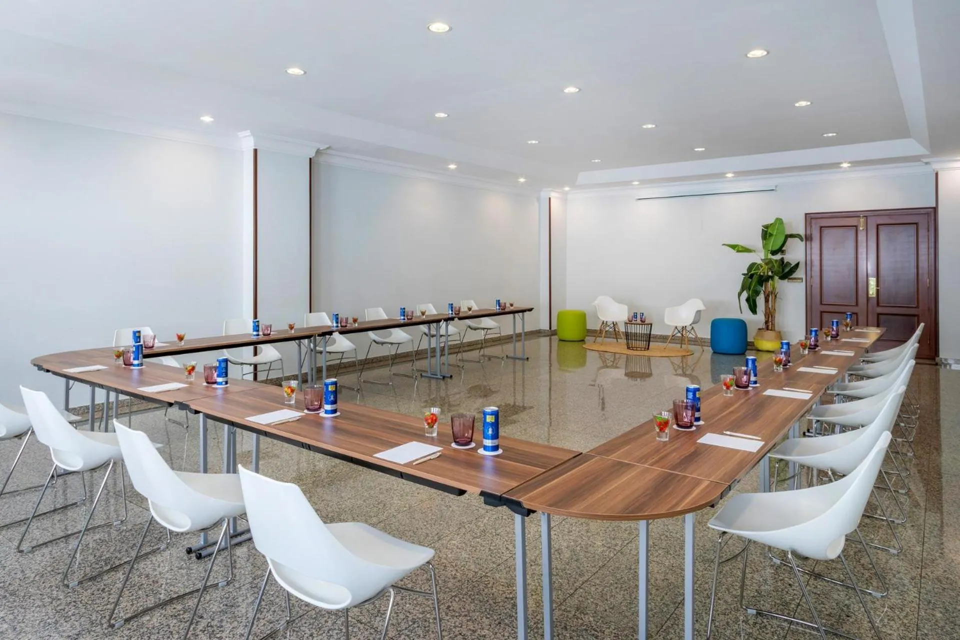 Business facilities in Hotel Santiago Plaza Affiliated by Meliá