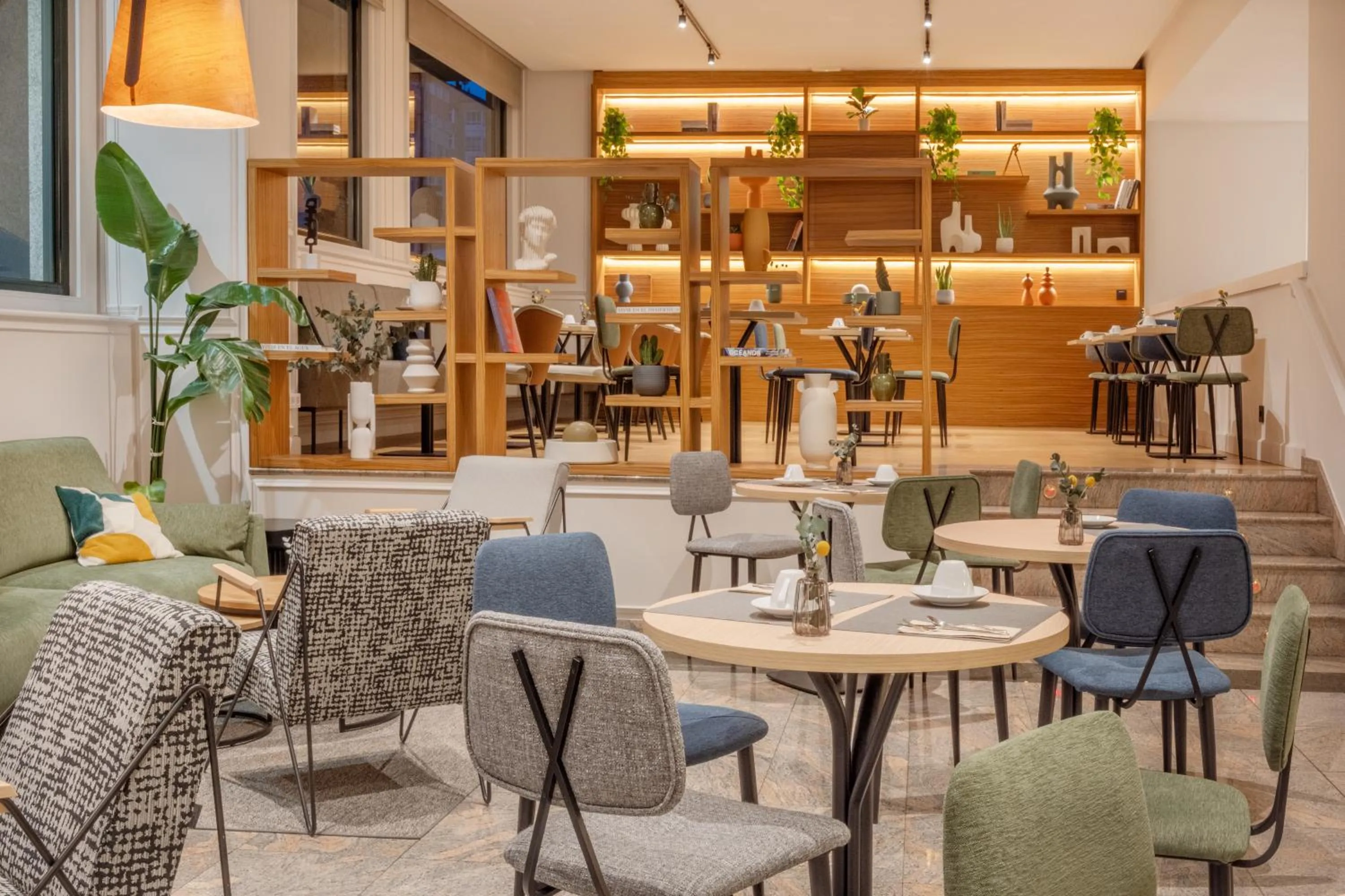 Living room in Hotel Santiago Plaza Affiliated by Meliá