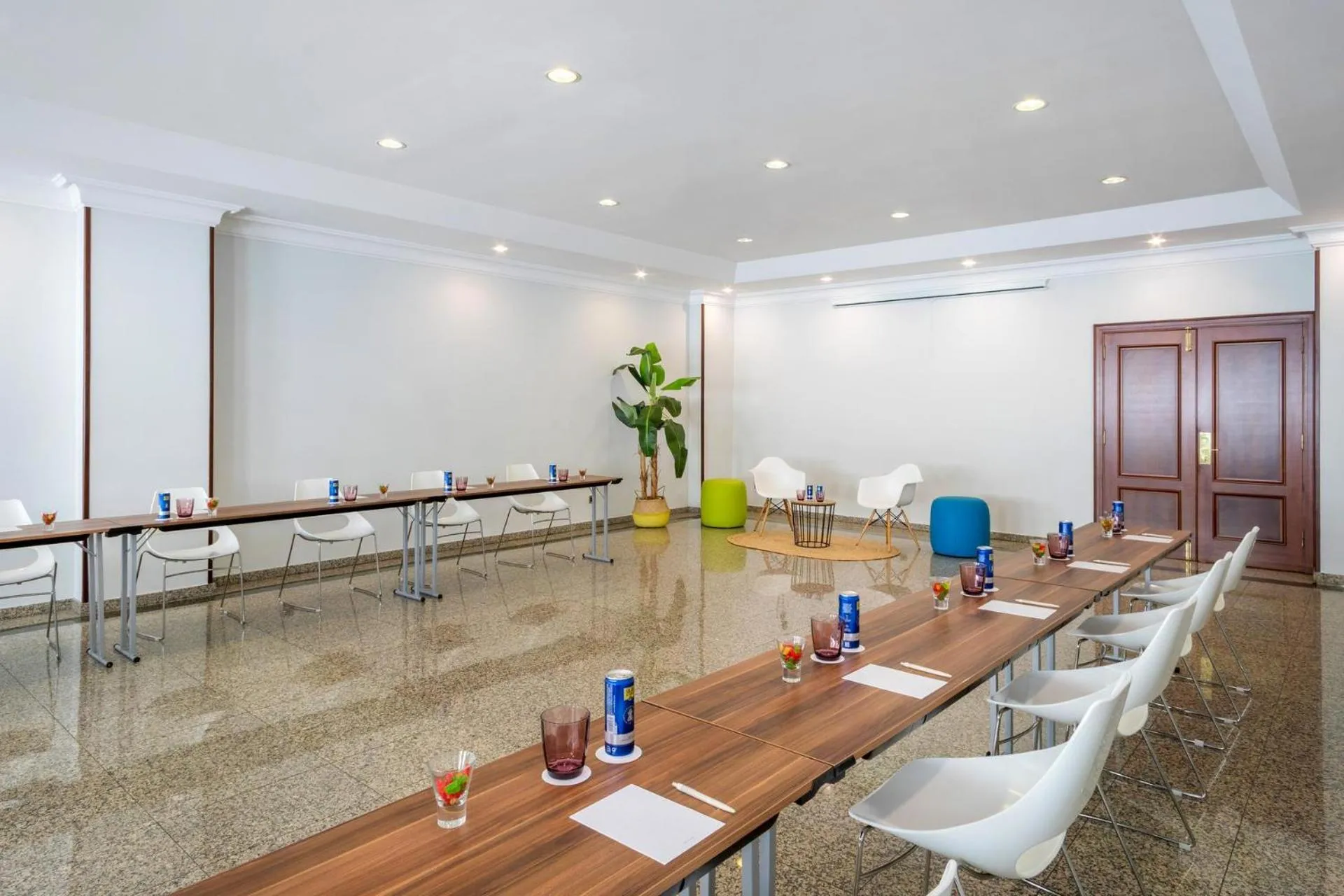 Business facilities in Hotel Santiago Plaza Affiliated by Meliá