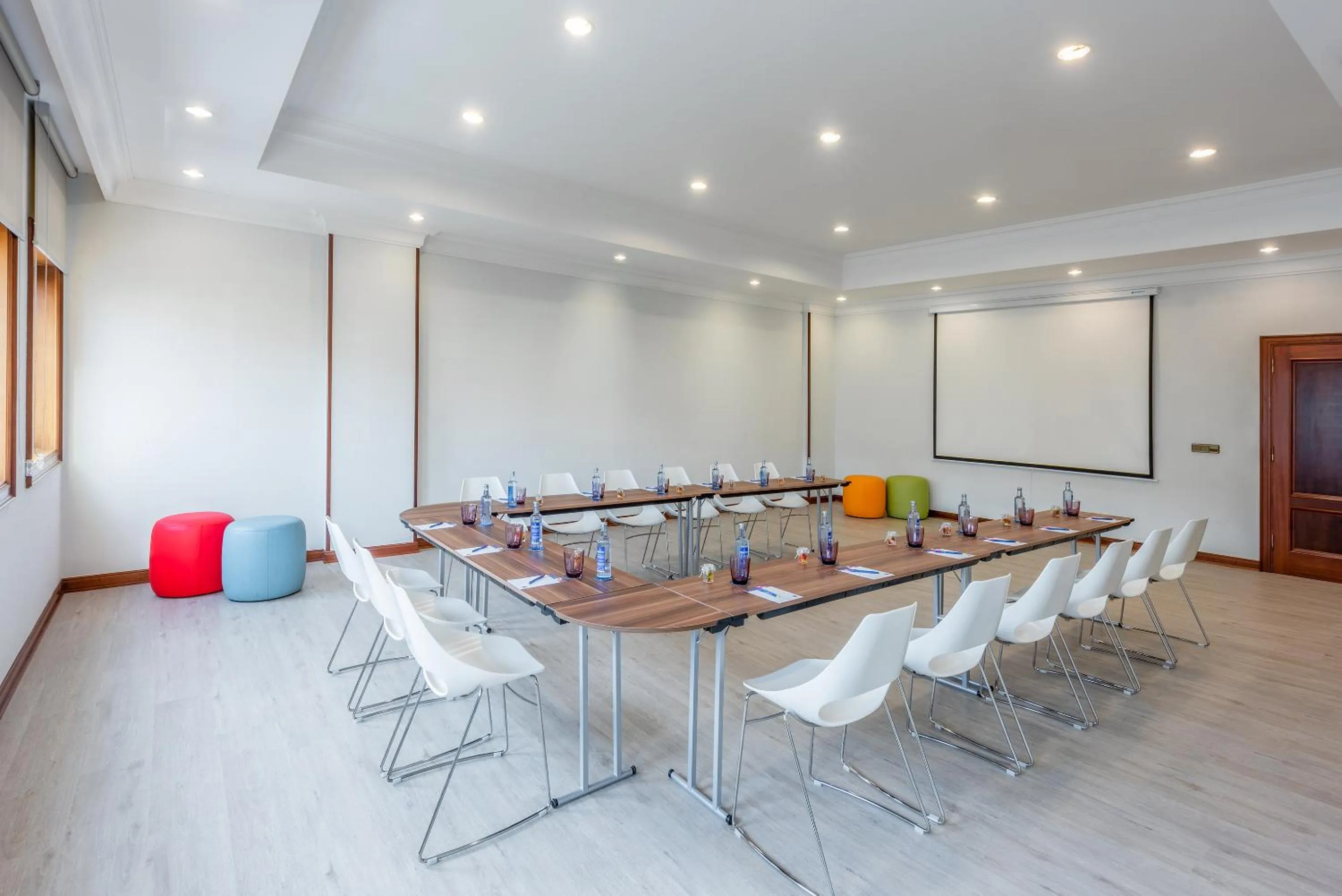 Business facilities in Hotel Santiago Plaza Affiliated by Meliá