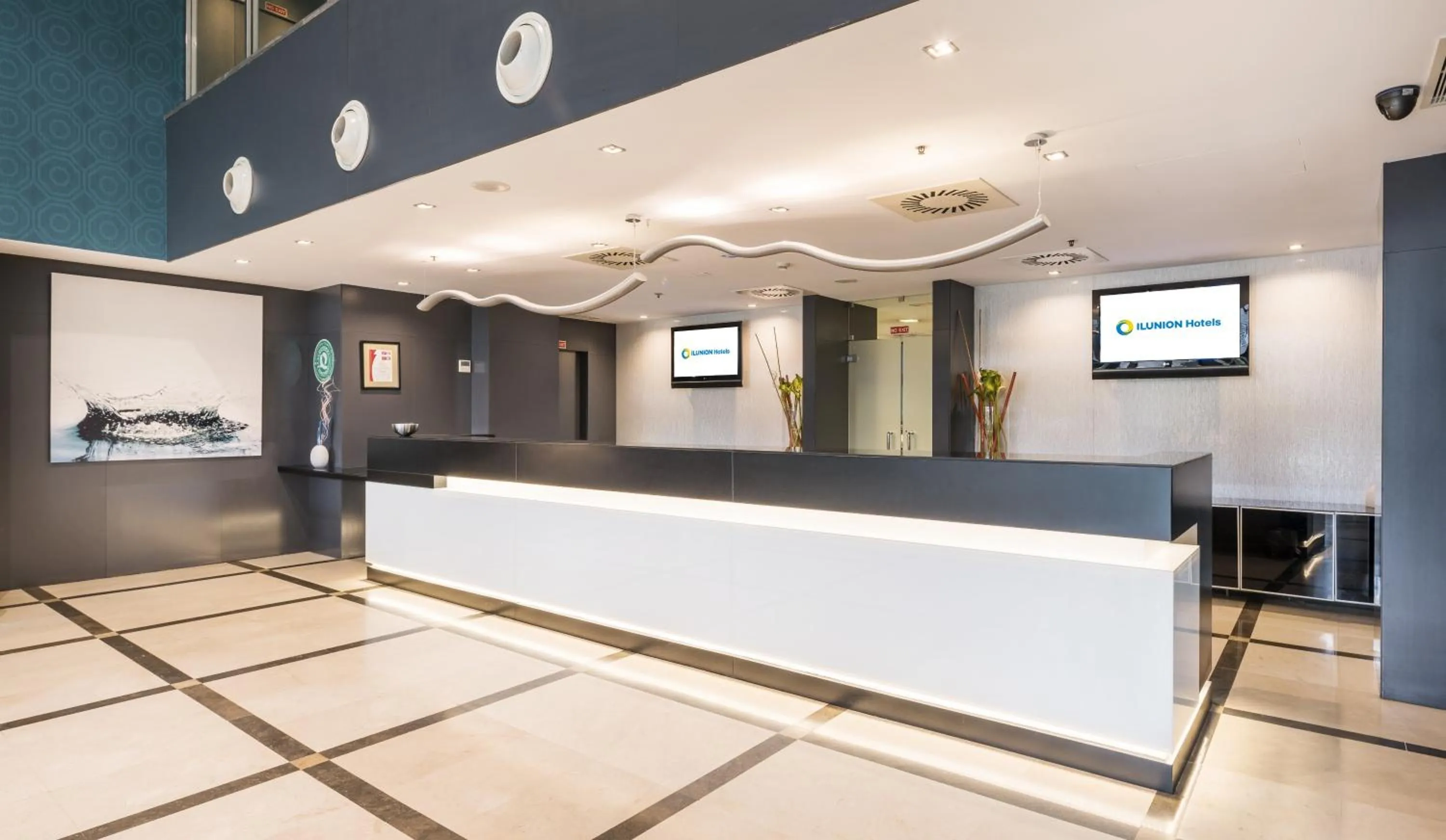Lobby or reception in Ilunion Aqua 4