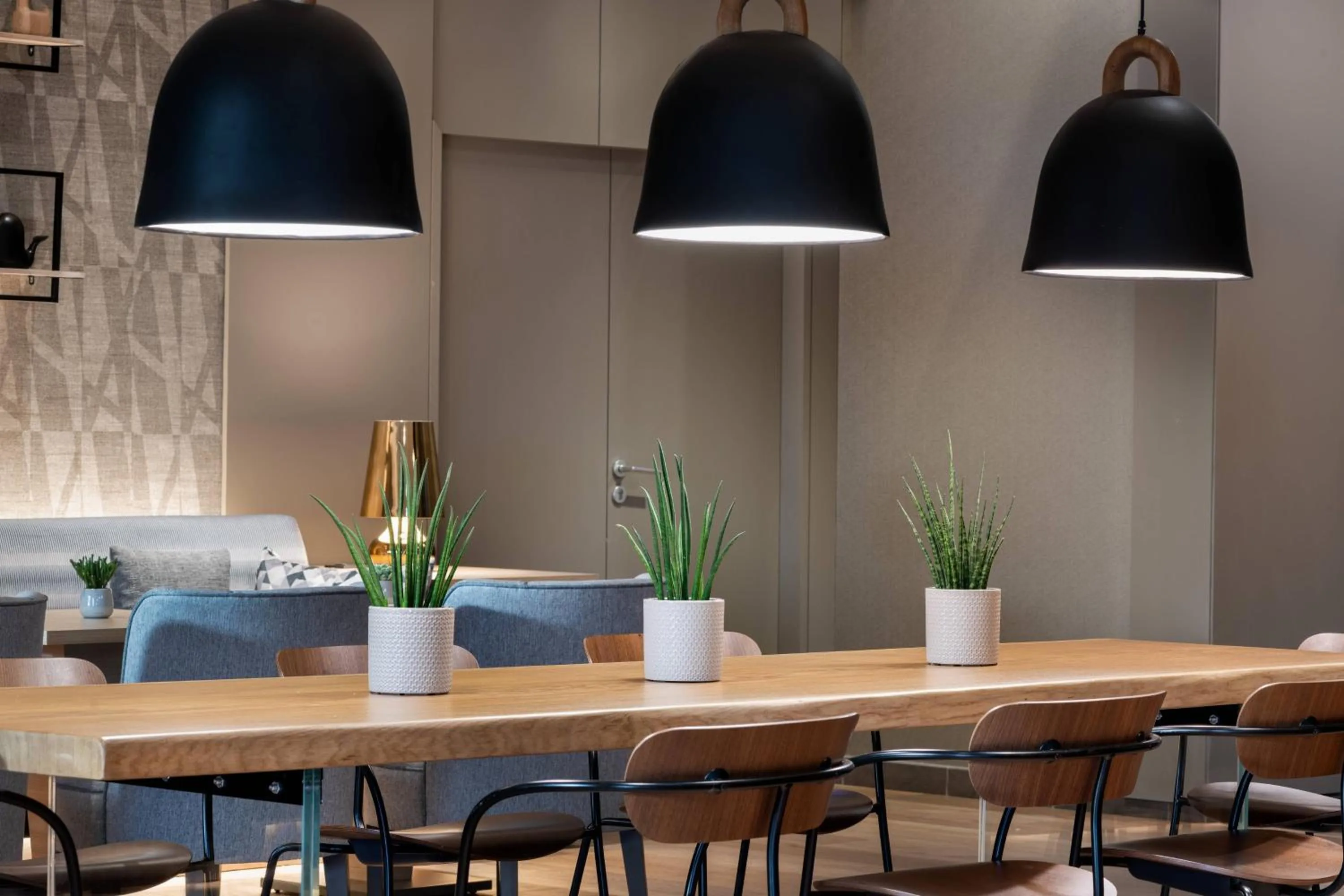 Lounge or bar in AC Hotel Oviedo Fórum by Marriott