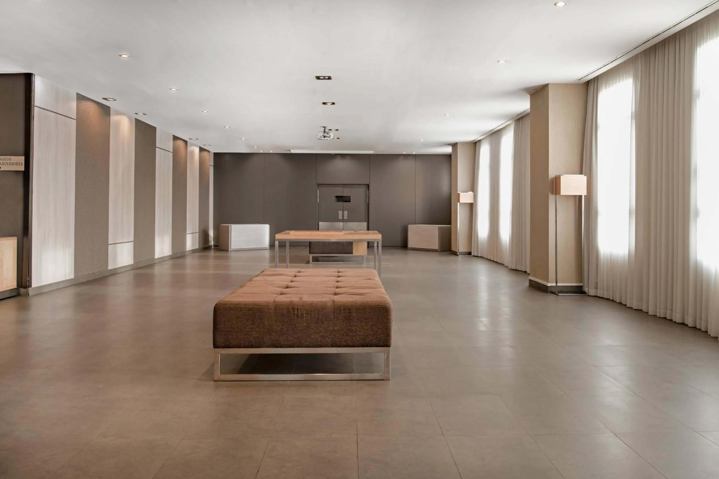 Meeting/conference room in AC Hotel Oviedo Fórum by Marriott