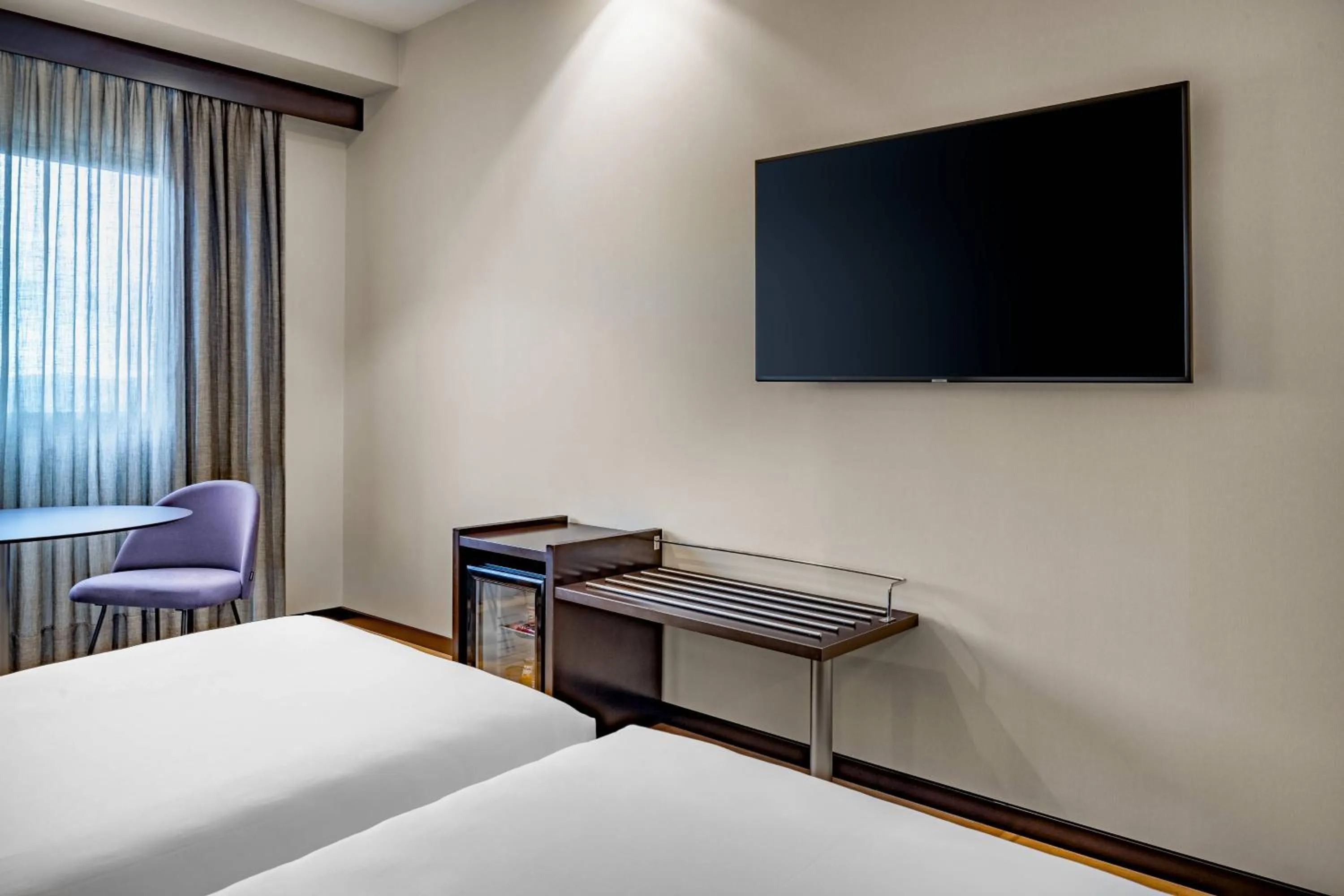 Photo of the whole room, Bed in AC Hotel Oviedo Fórum by Marriott