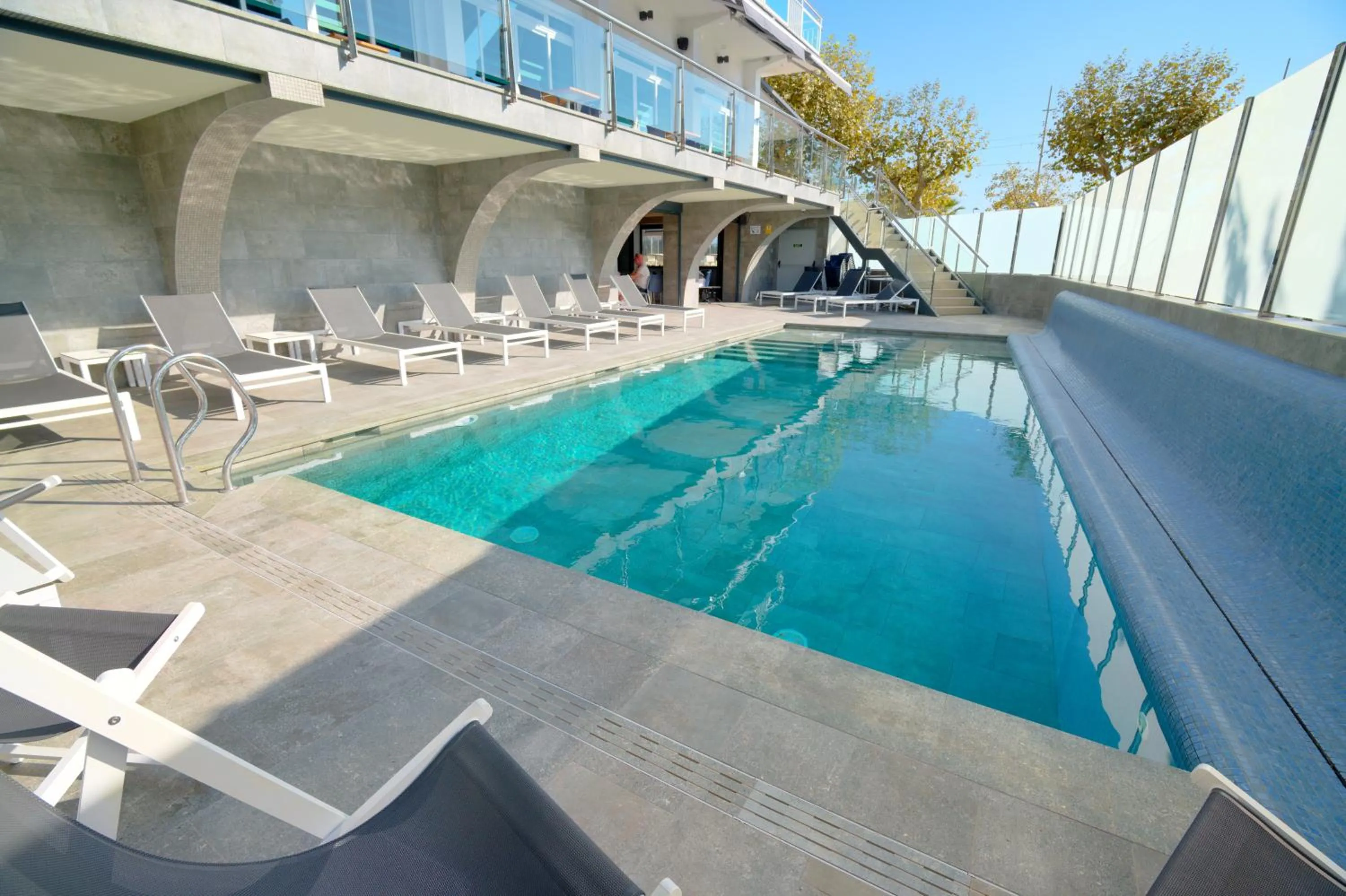 Swimming pool in Hotel Internacional