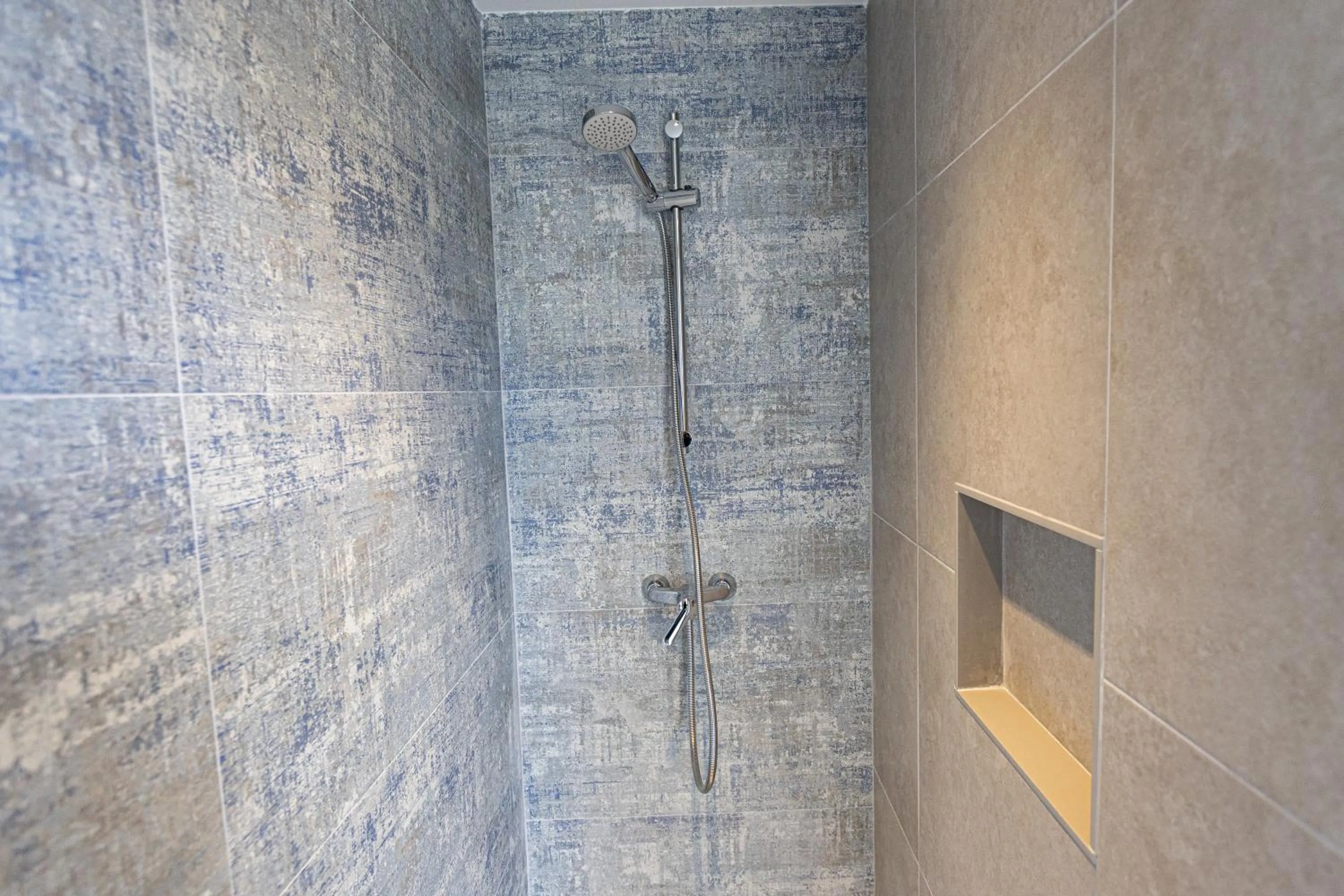 Shower in Hotel Internacional