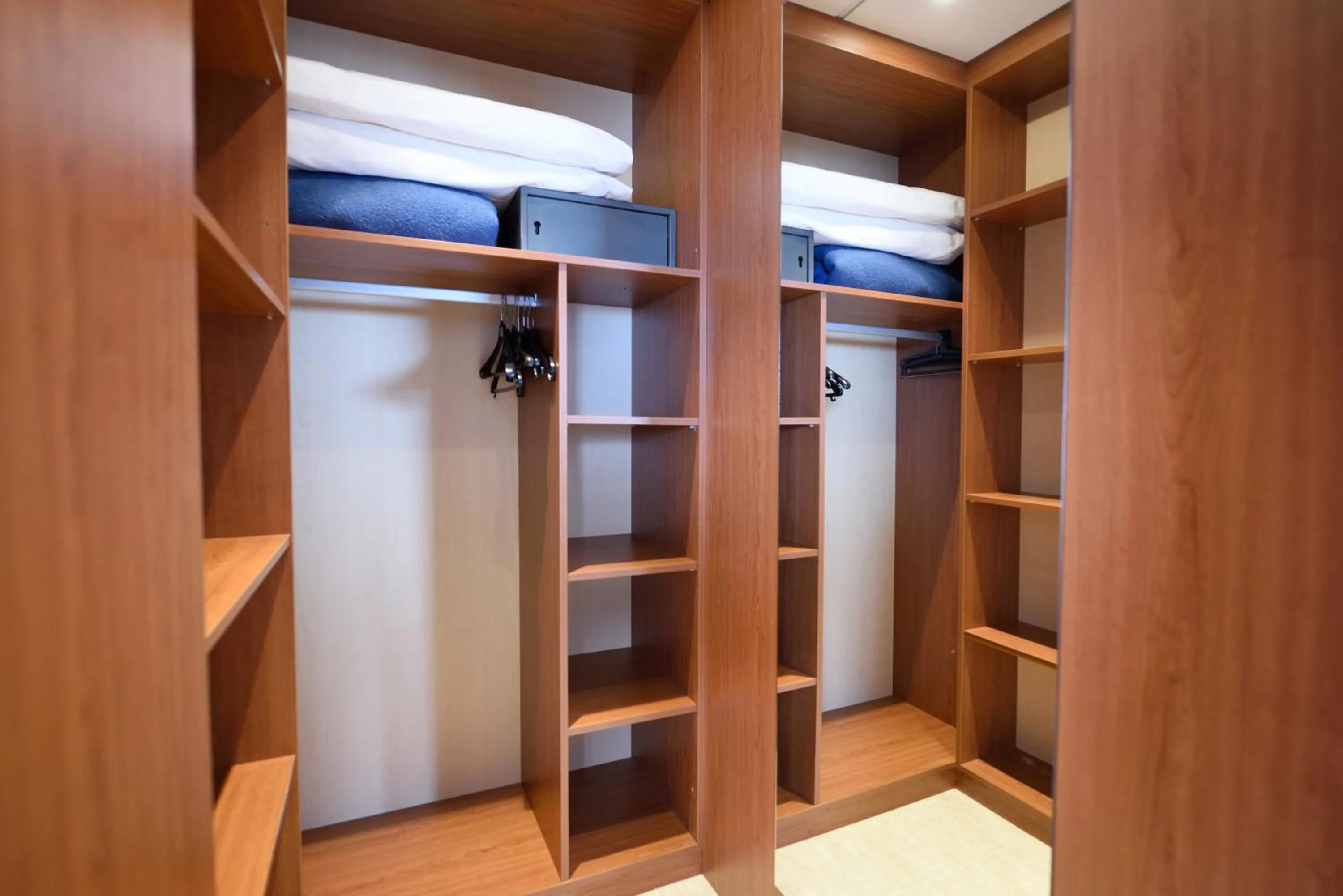 wardrobe in Hotel Internacional