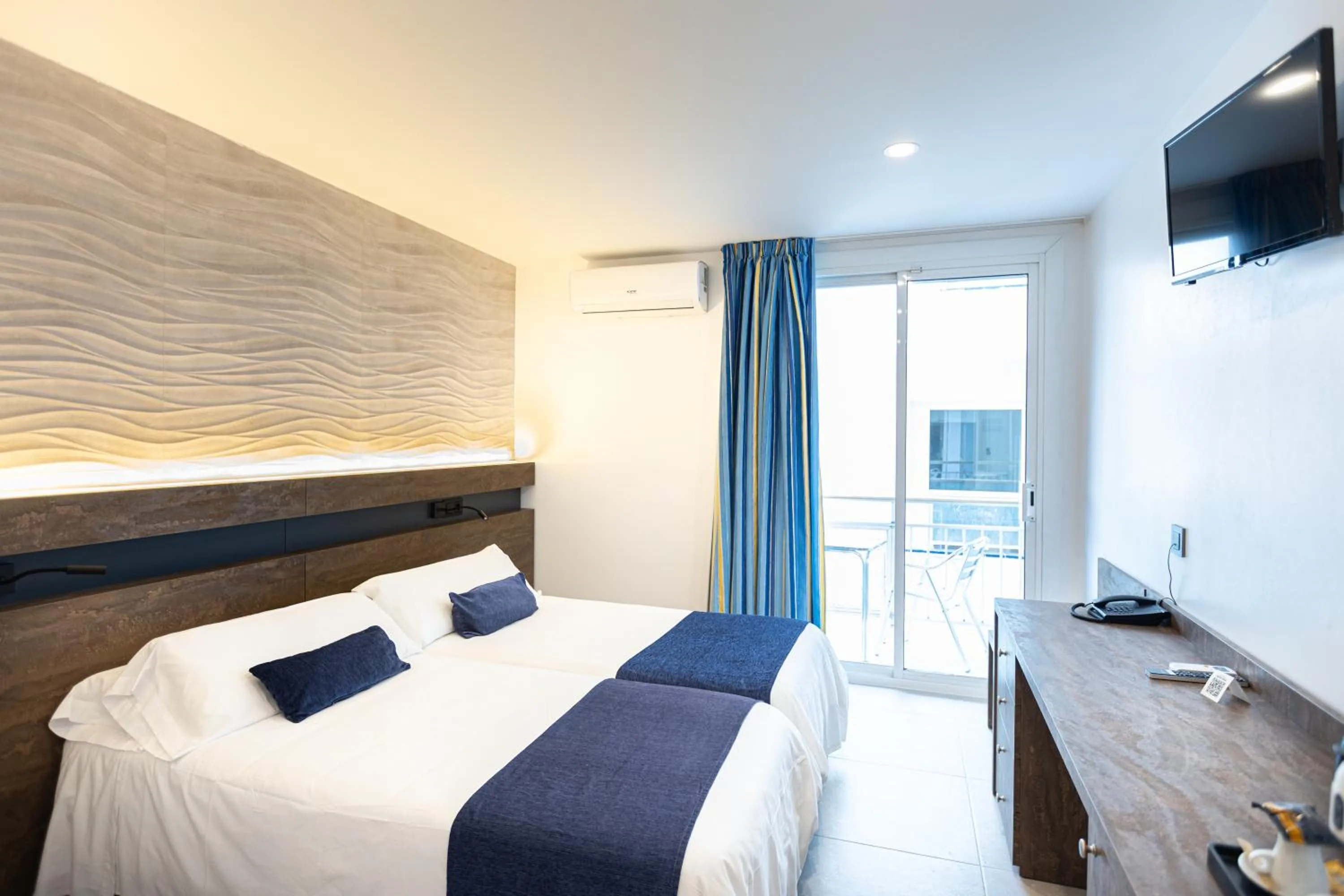 Facility for disabled guests, Bed in Hotel Internacional