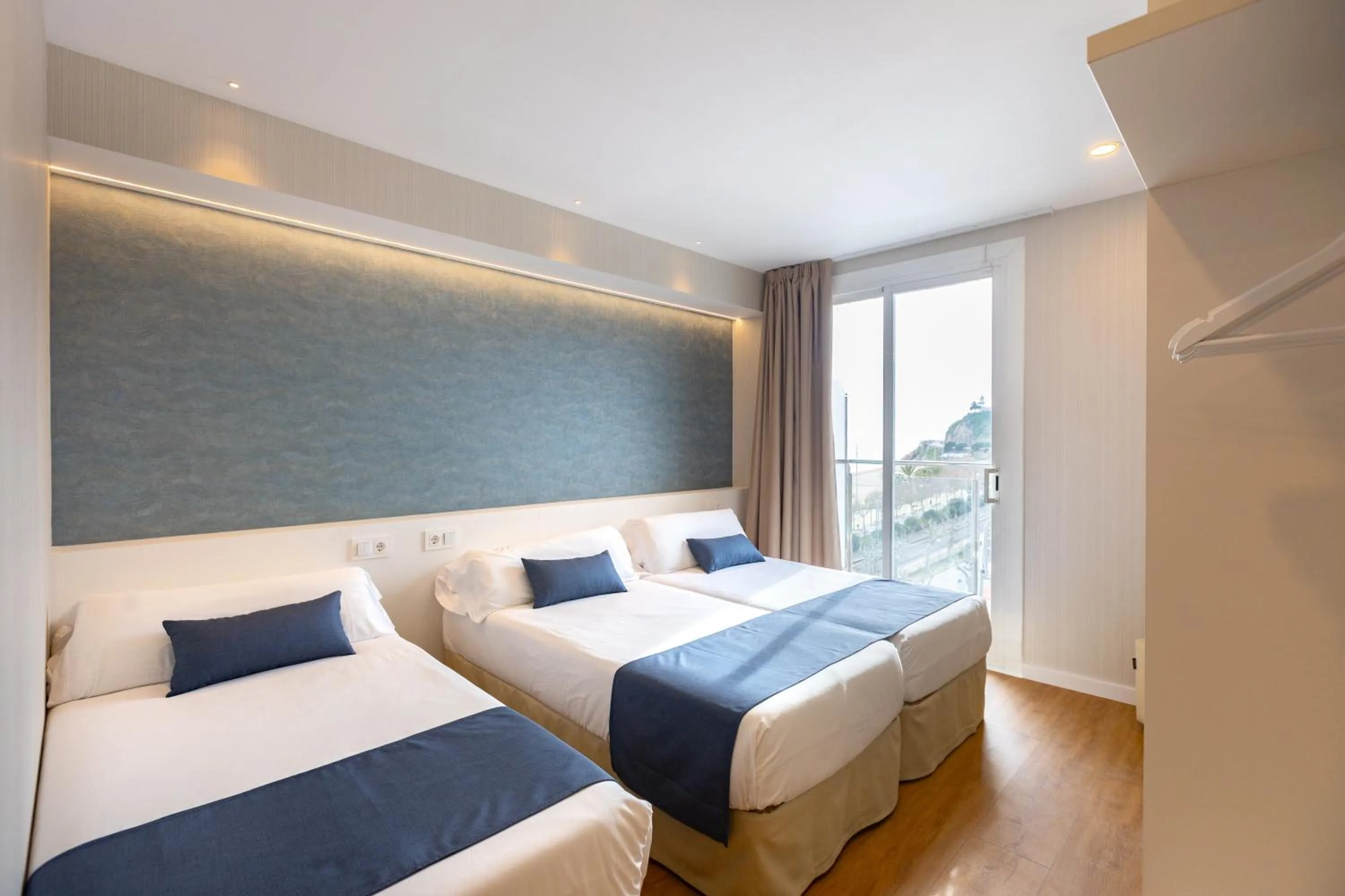 Photo of the whole room, Bed in Hotel Internacional