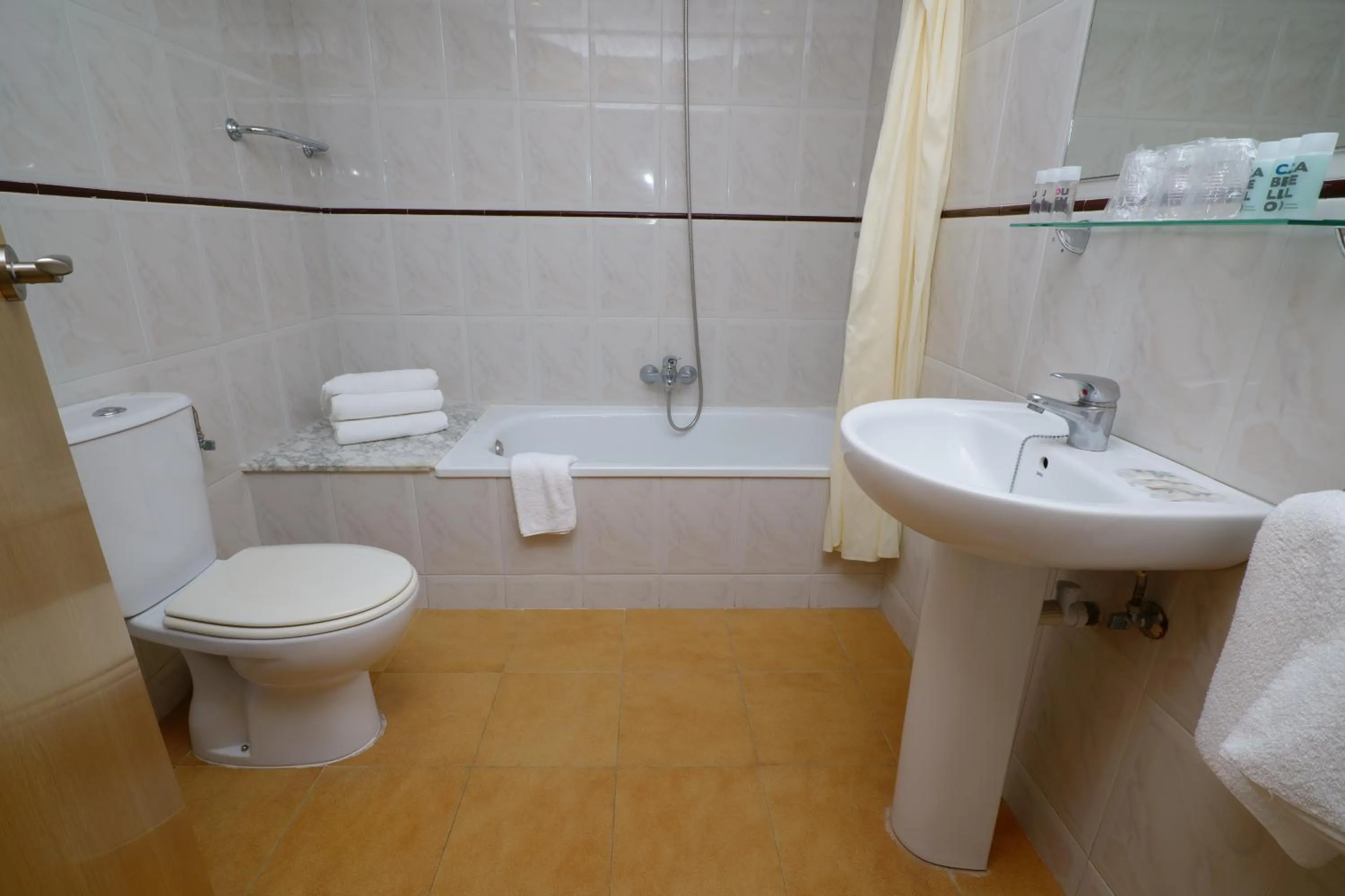 Toilet in Hotel Internacional