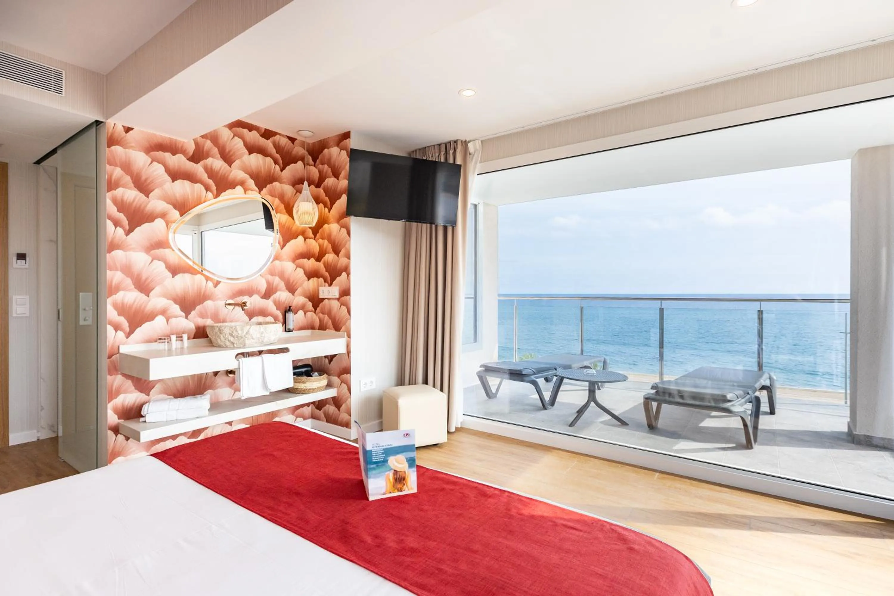 Photo of the whole room, Bed in Hotel Internacional