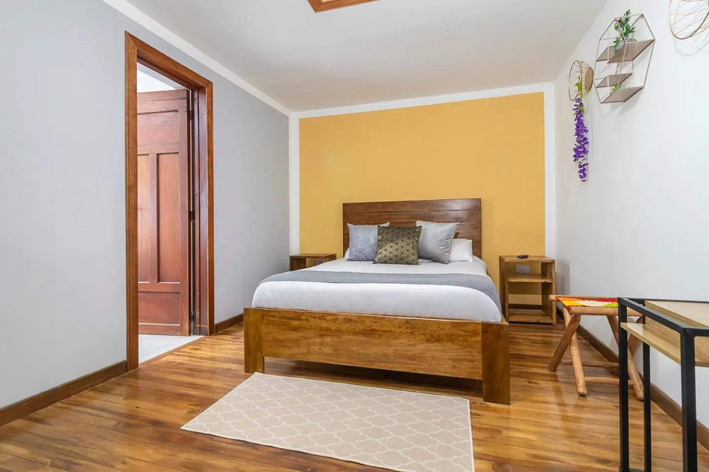 Photo of the whole room, Bed in Corazon del Molino Corferias Bogota- Embajada Americana