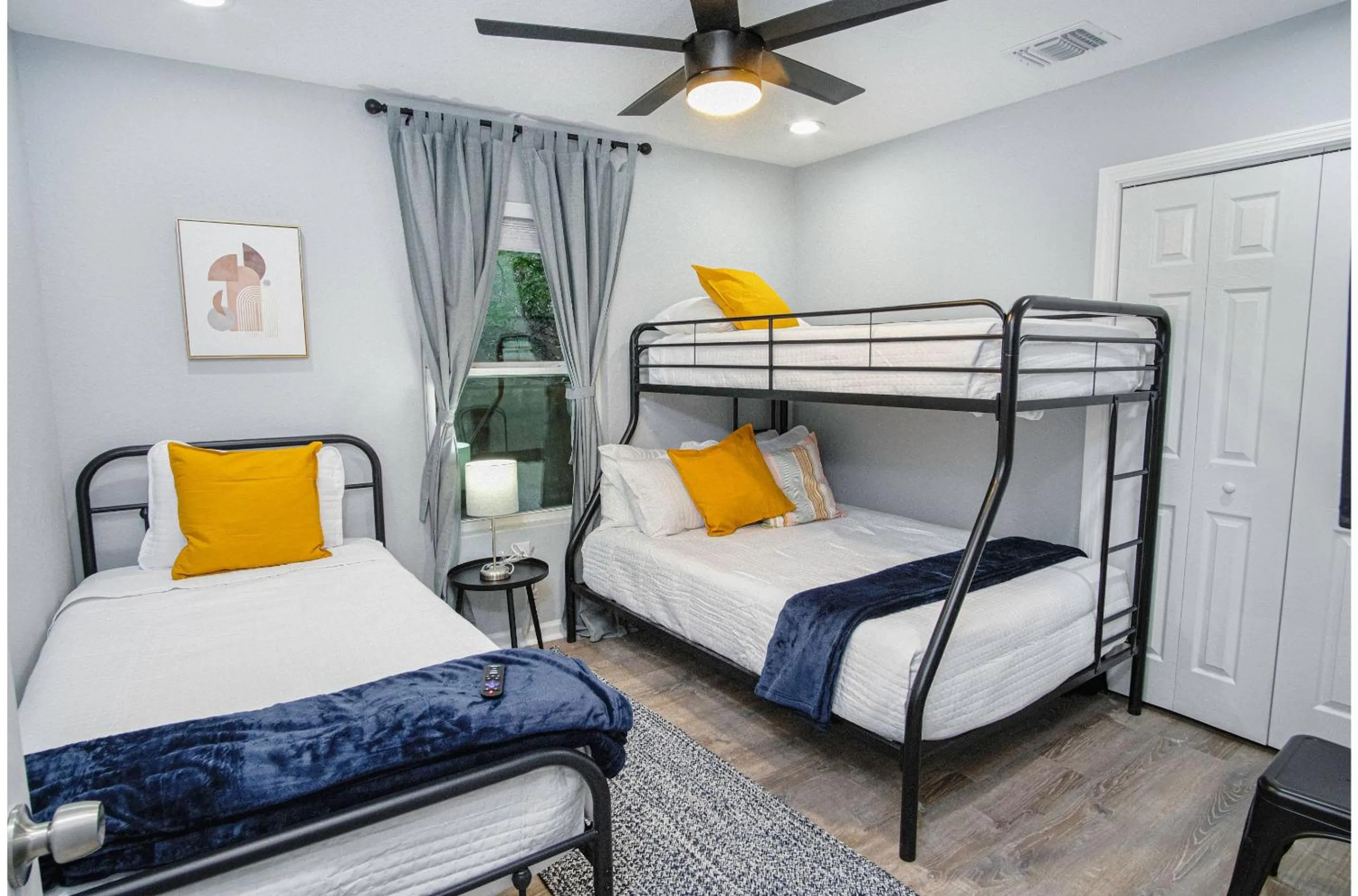 Other, Bed in Exceptional 5BR So Close to Riverwalk and Downtown