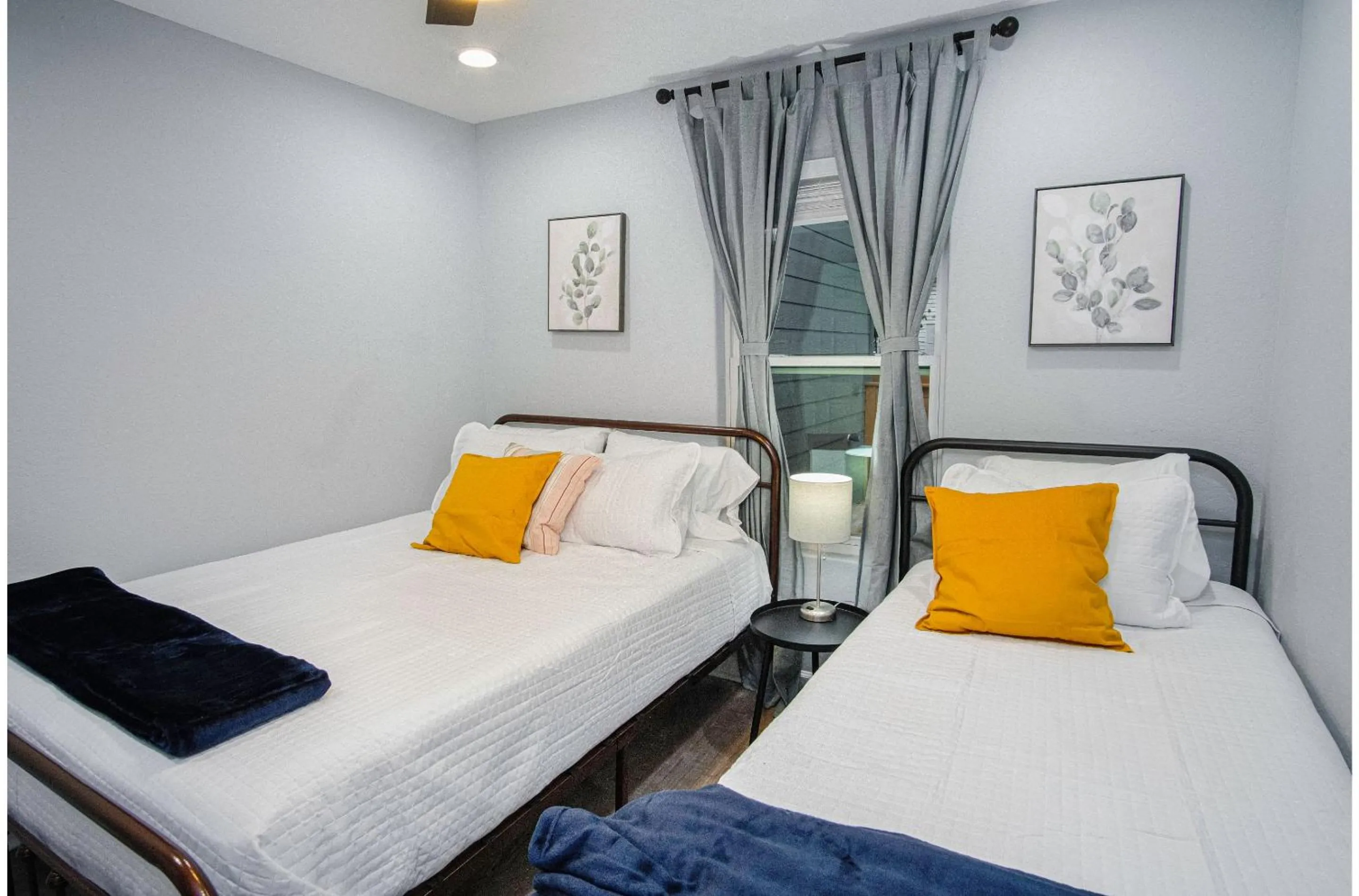 Other, Bed in Exceptional 5BR So Close to Riverwalk and Downtown