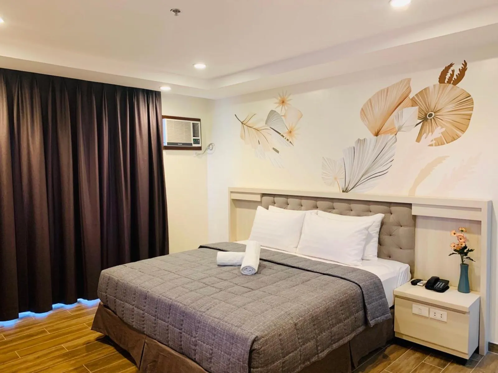 Bed in Ora Beach Resort