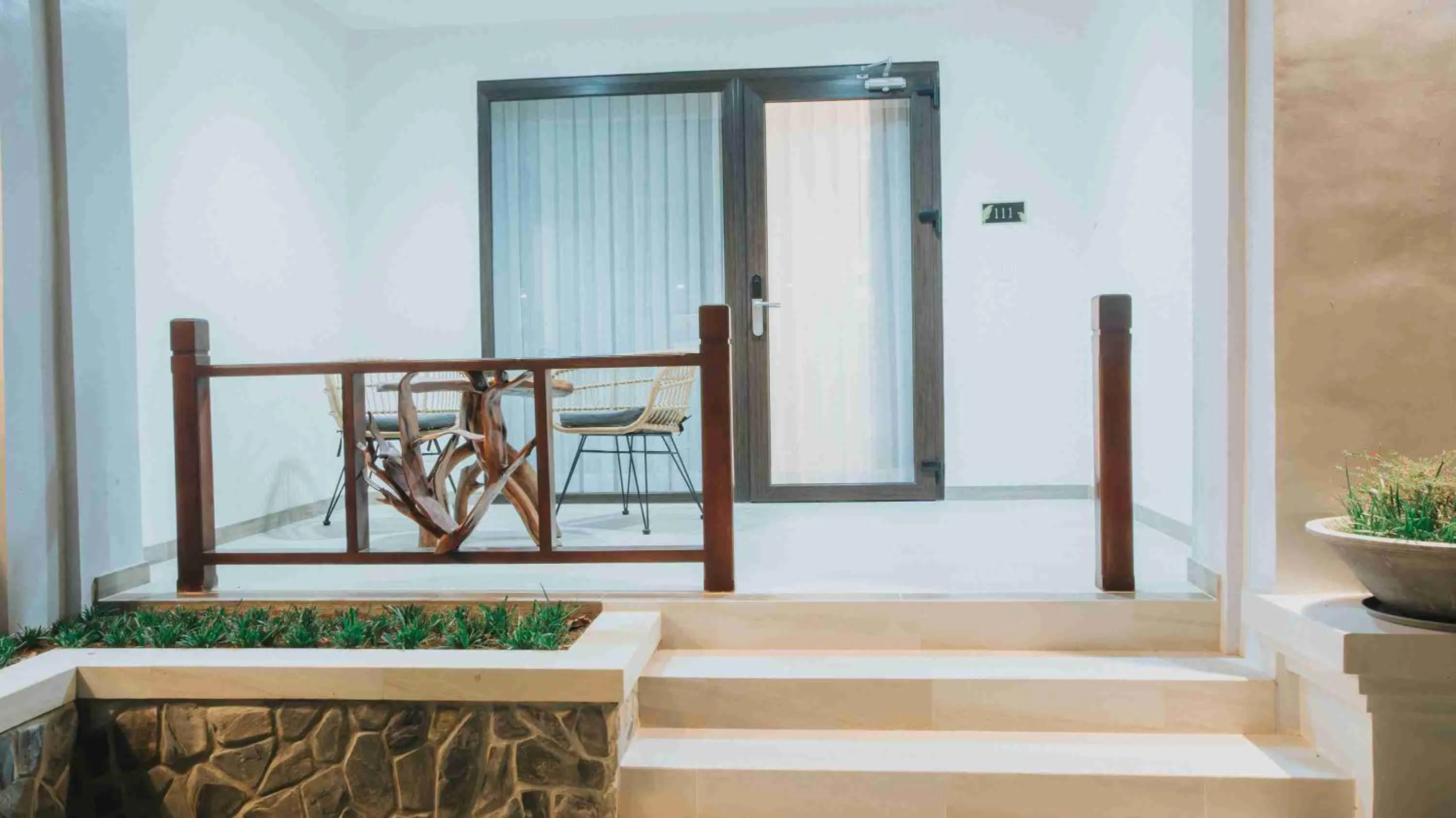 Balcony/Terrace, Bed in Ora Beach Resort