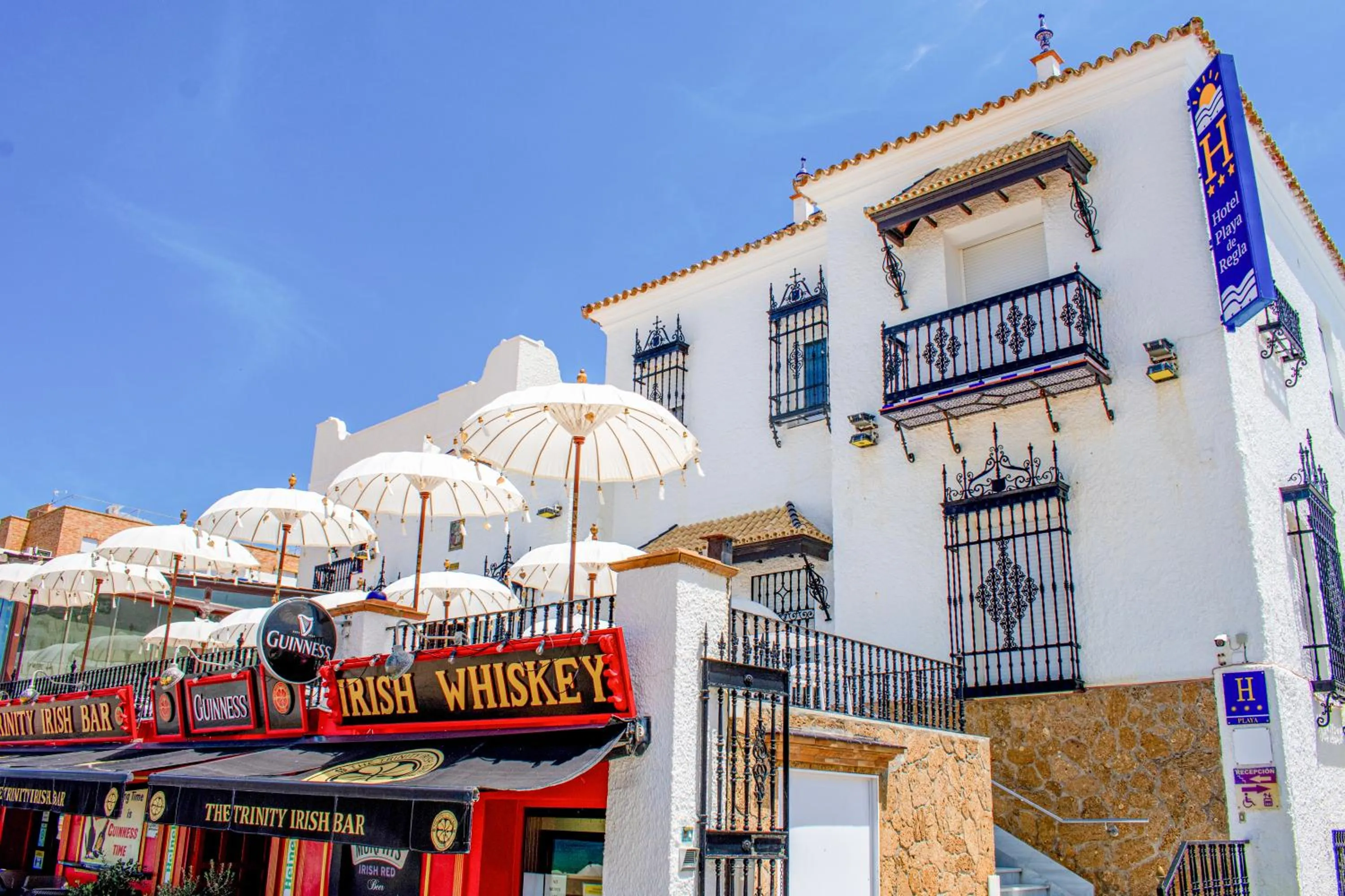 Facade/entrance in Hotel Playa de Regla