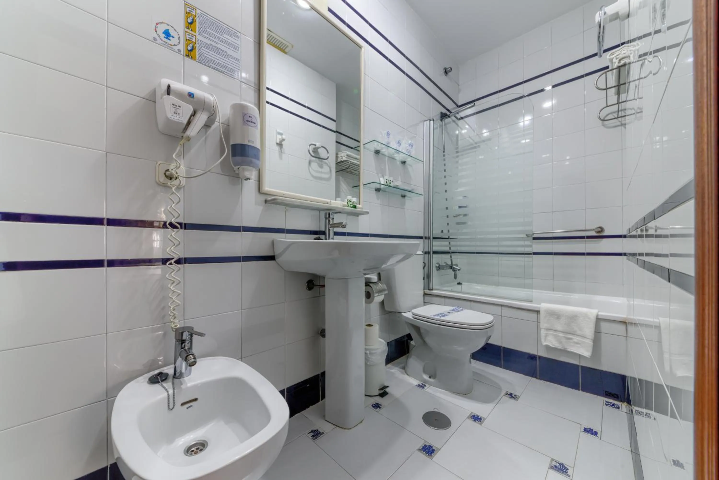 Bathroom in Hotel Playa de Regla