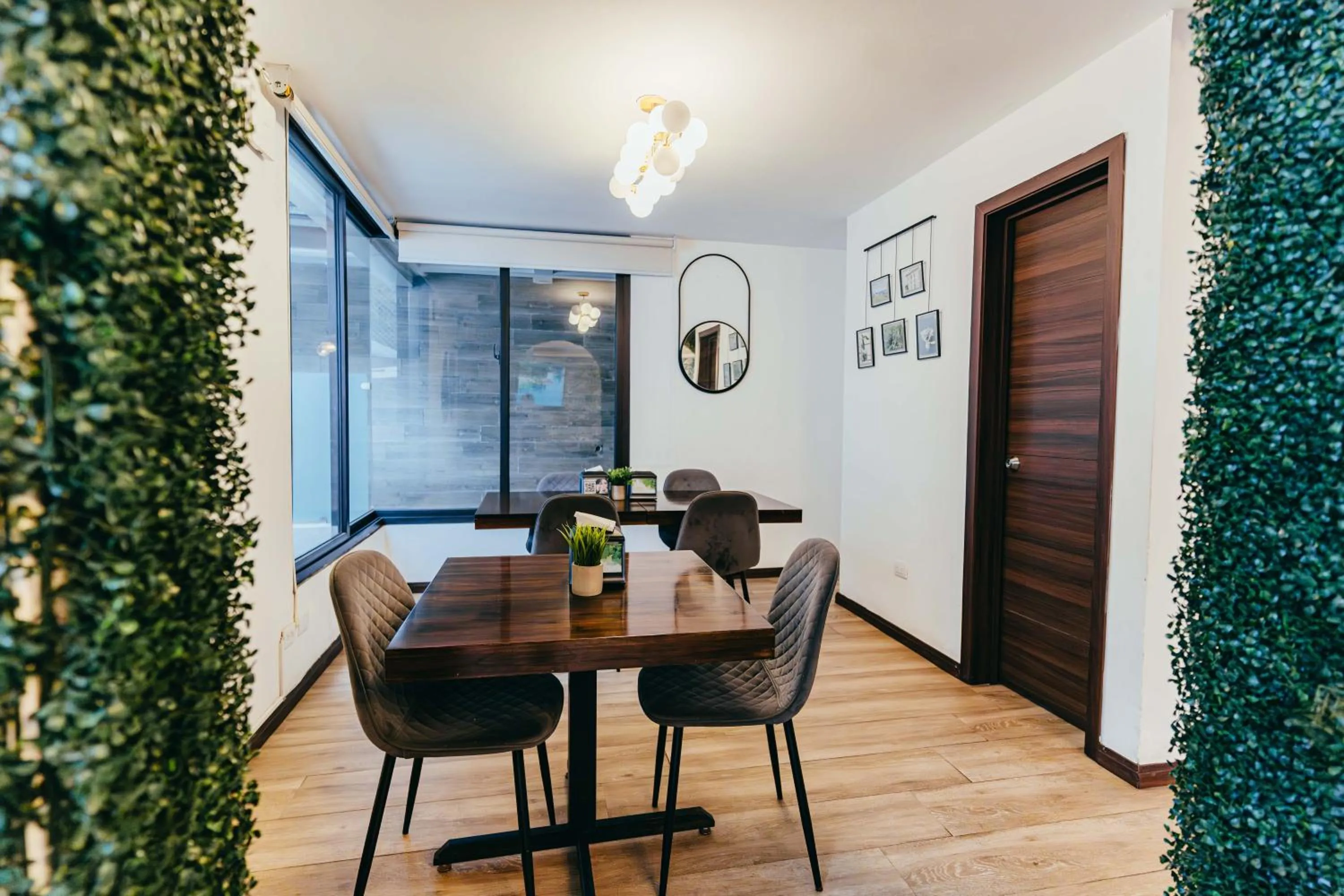 Restaurant/places to eat in Hotel Villas Santander