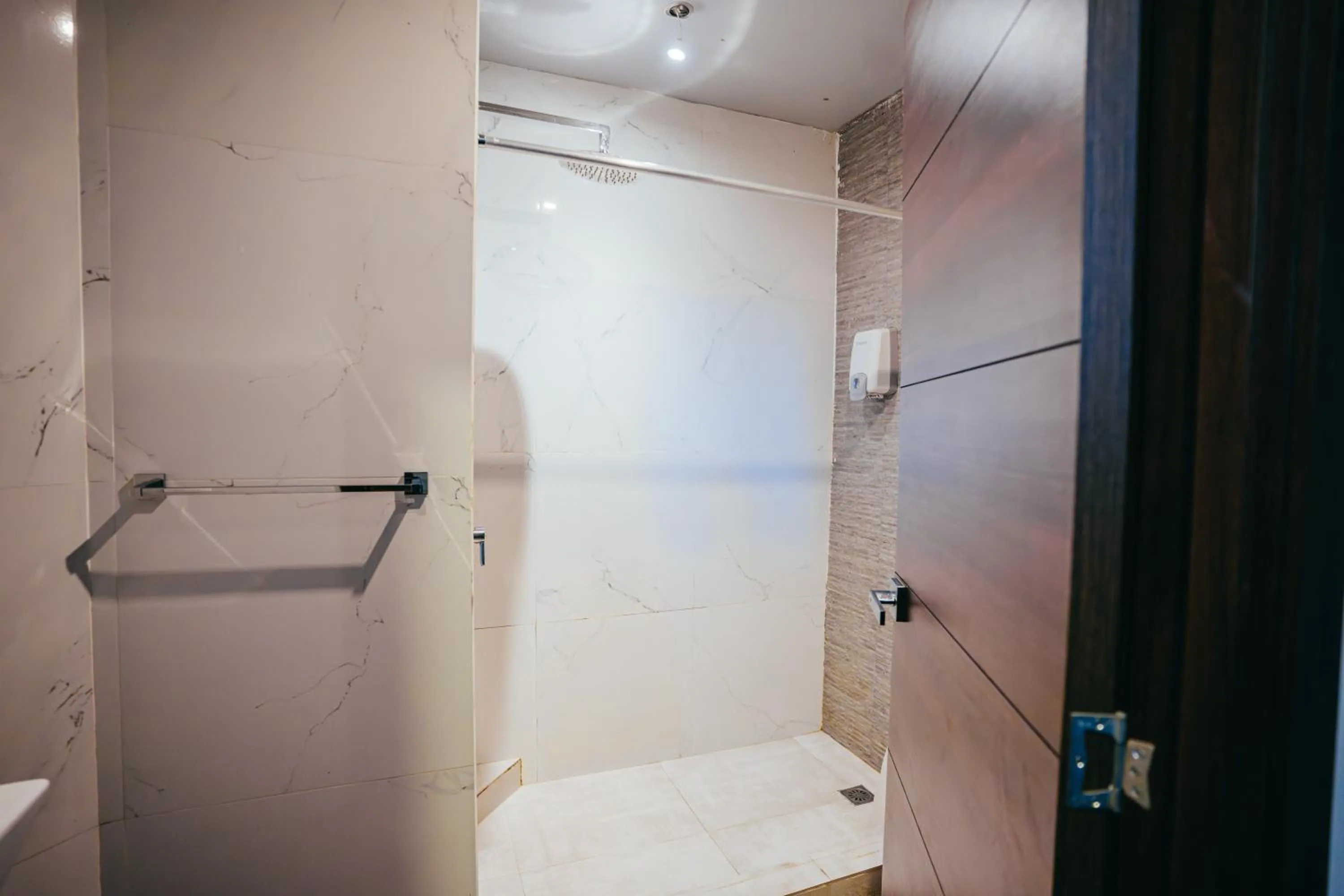 Shower in Hotel Villas Santander