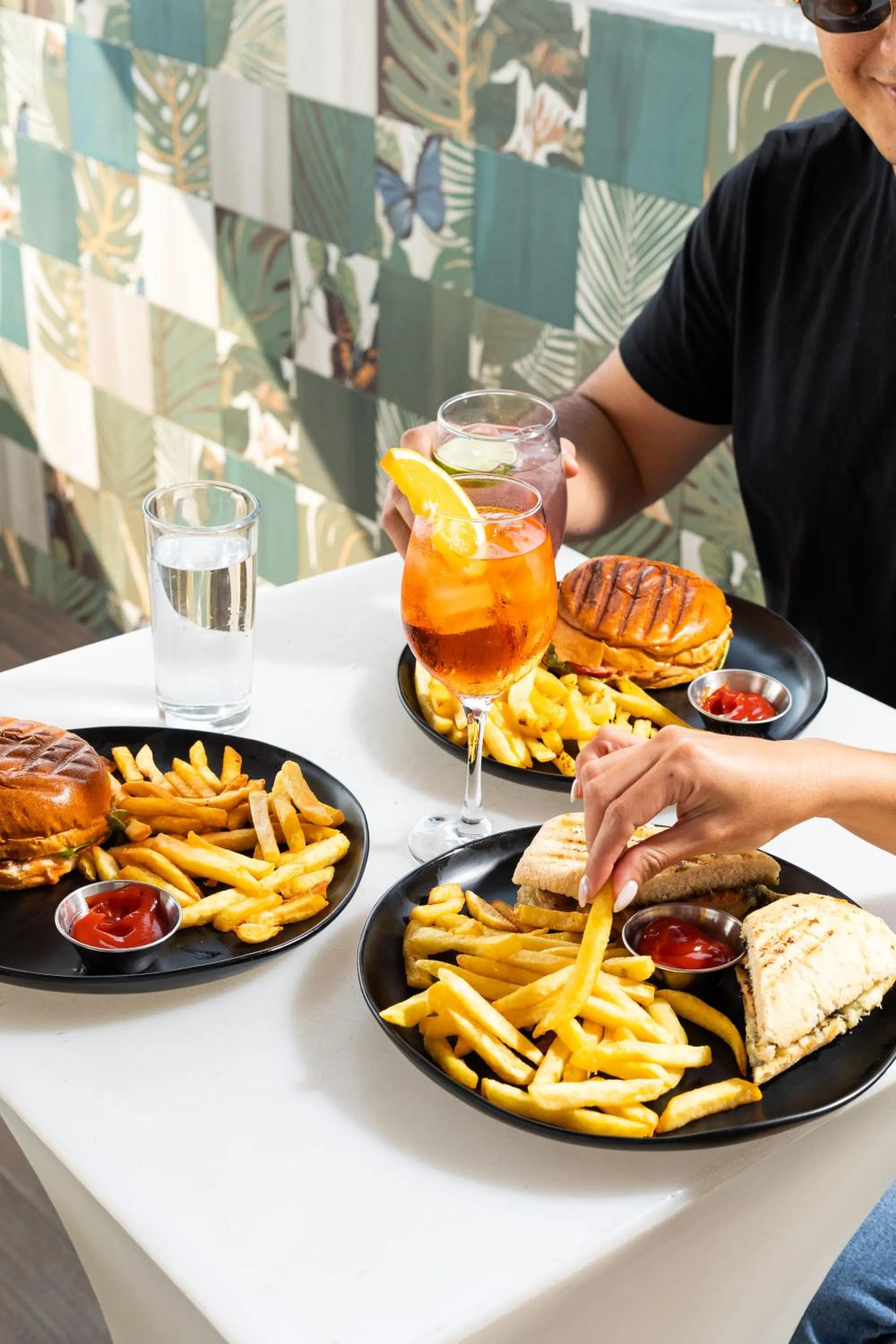 Restaurant/places to eat in Hotel Villas Santander