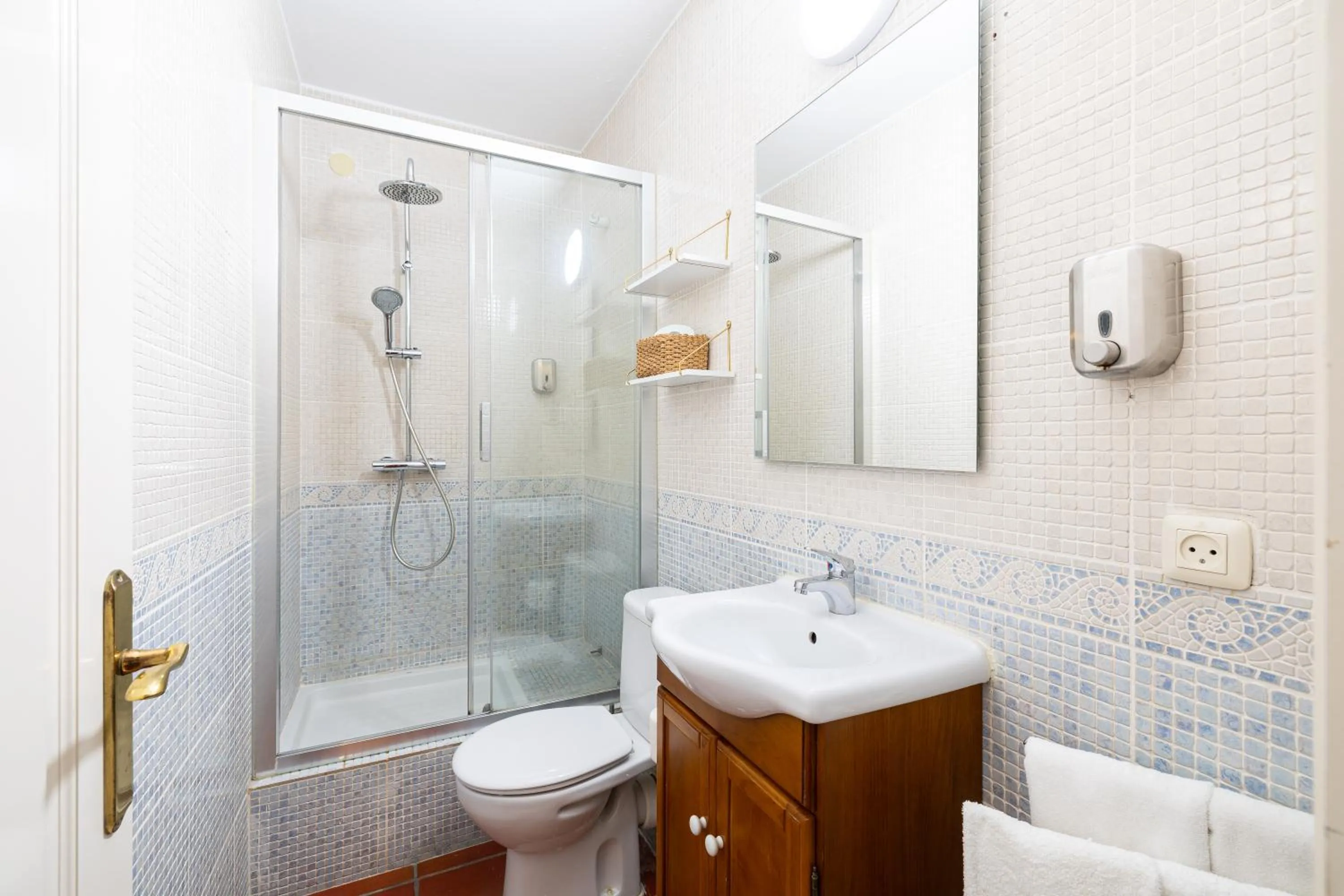 Shower in Puerta De Aduares