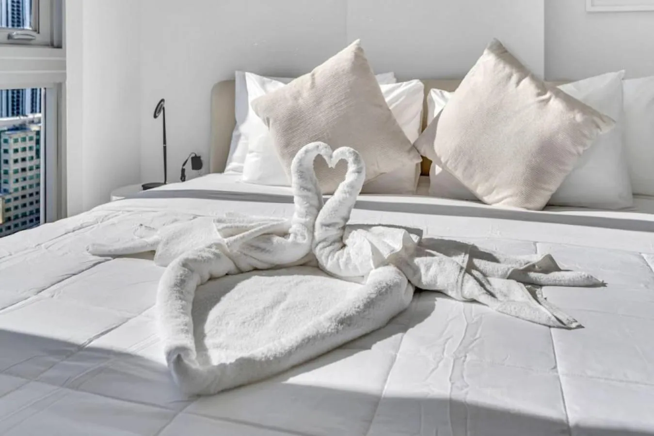 Bed in Modern 1 Bed Condo across from Bayside in Downtown