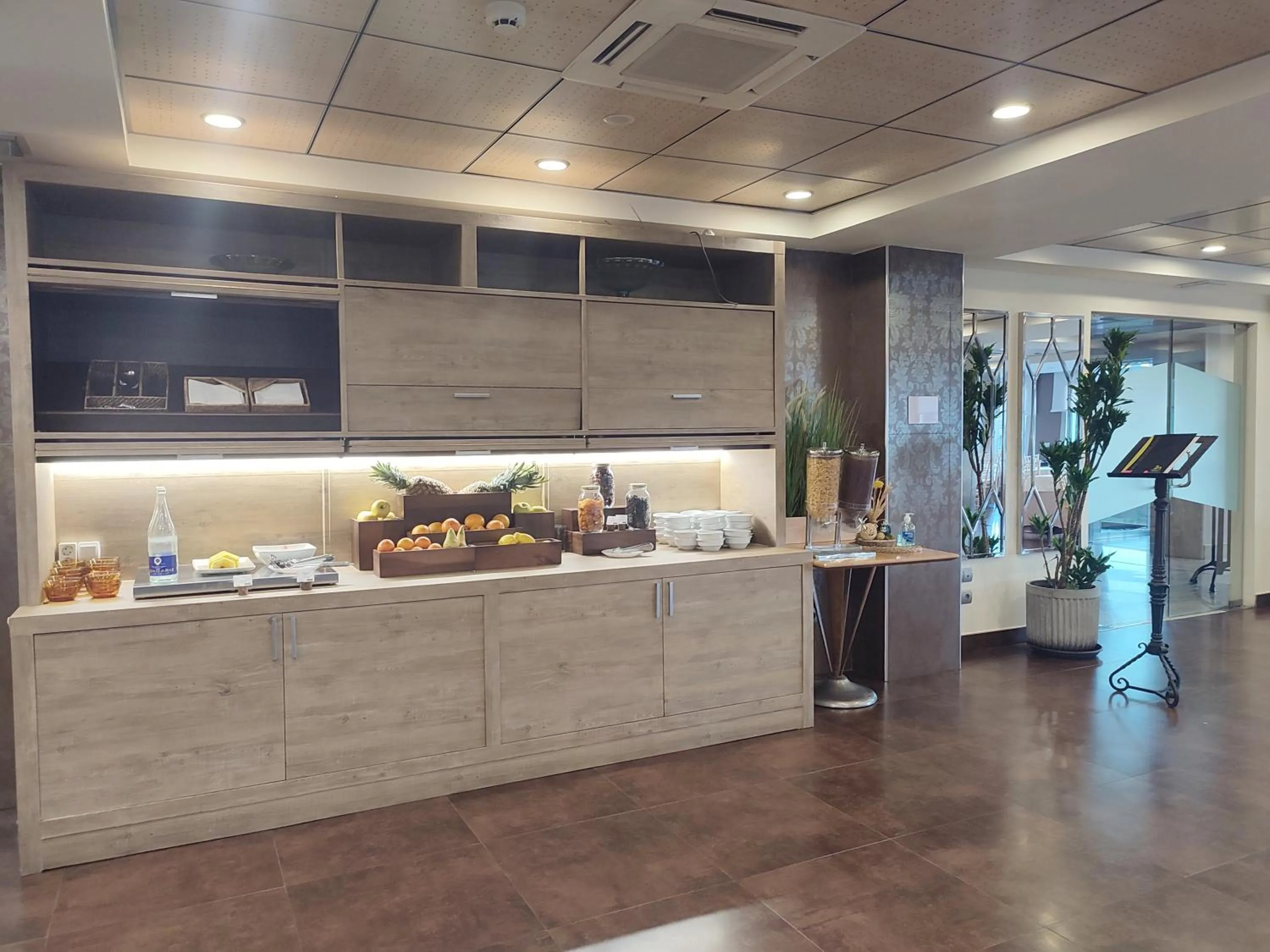 Lounge or bar in Hotel Sercotel Cuatro Postes