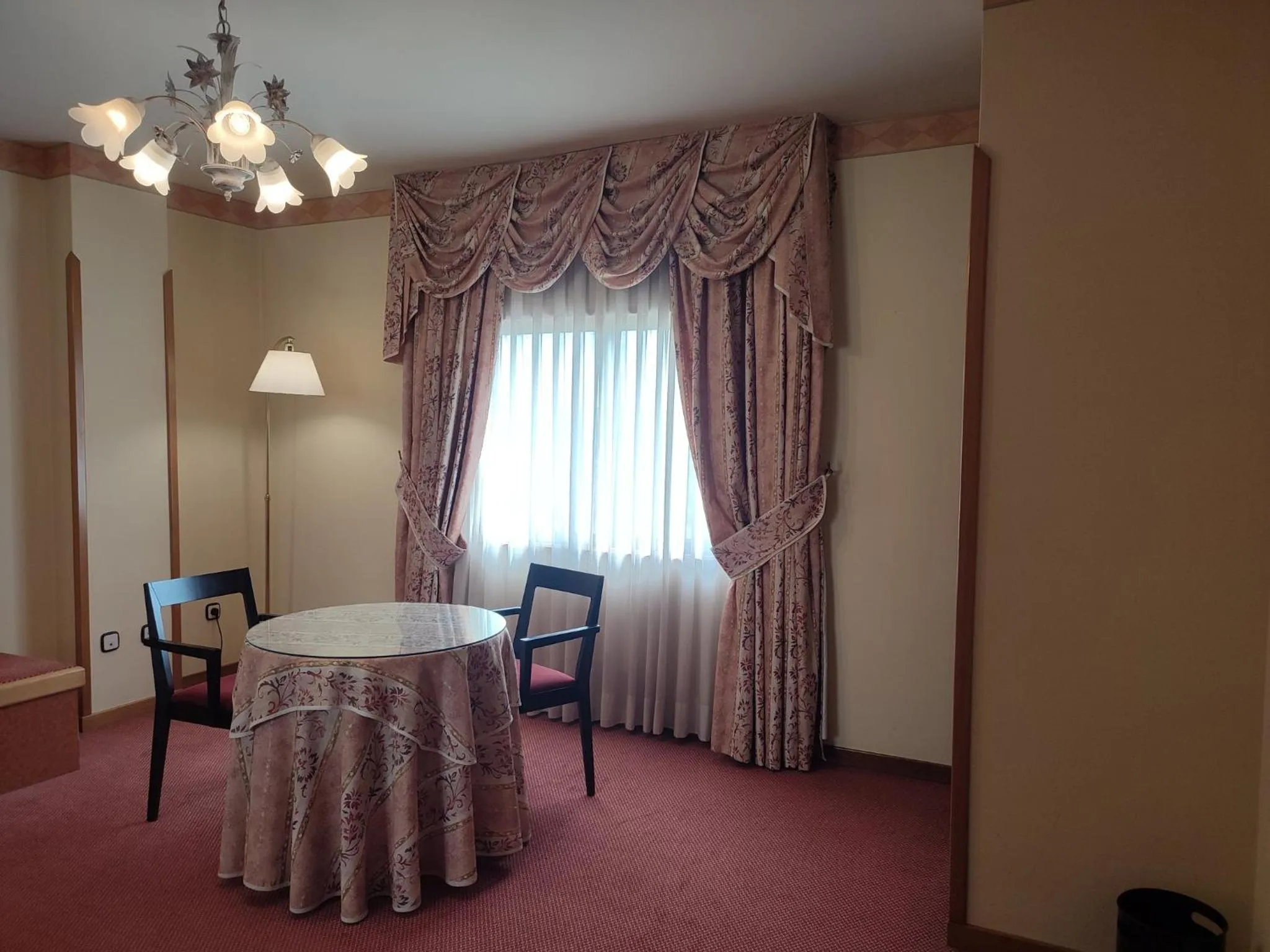 Photo of the whole room in Hotel Sercotel Cuatro Postes