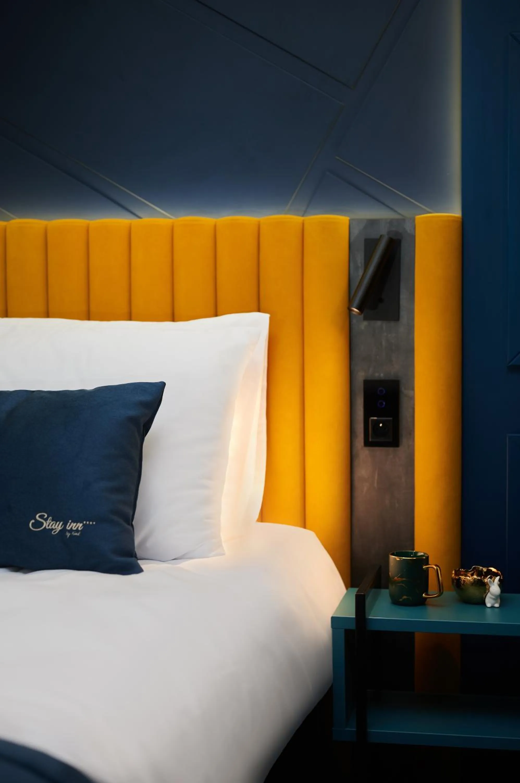 Property building, Bed in Stay inn Hotel Warszawa