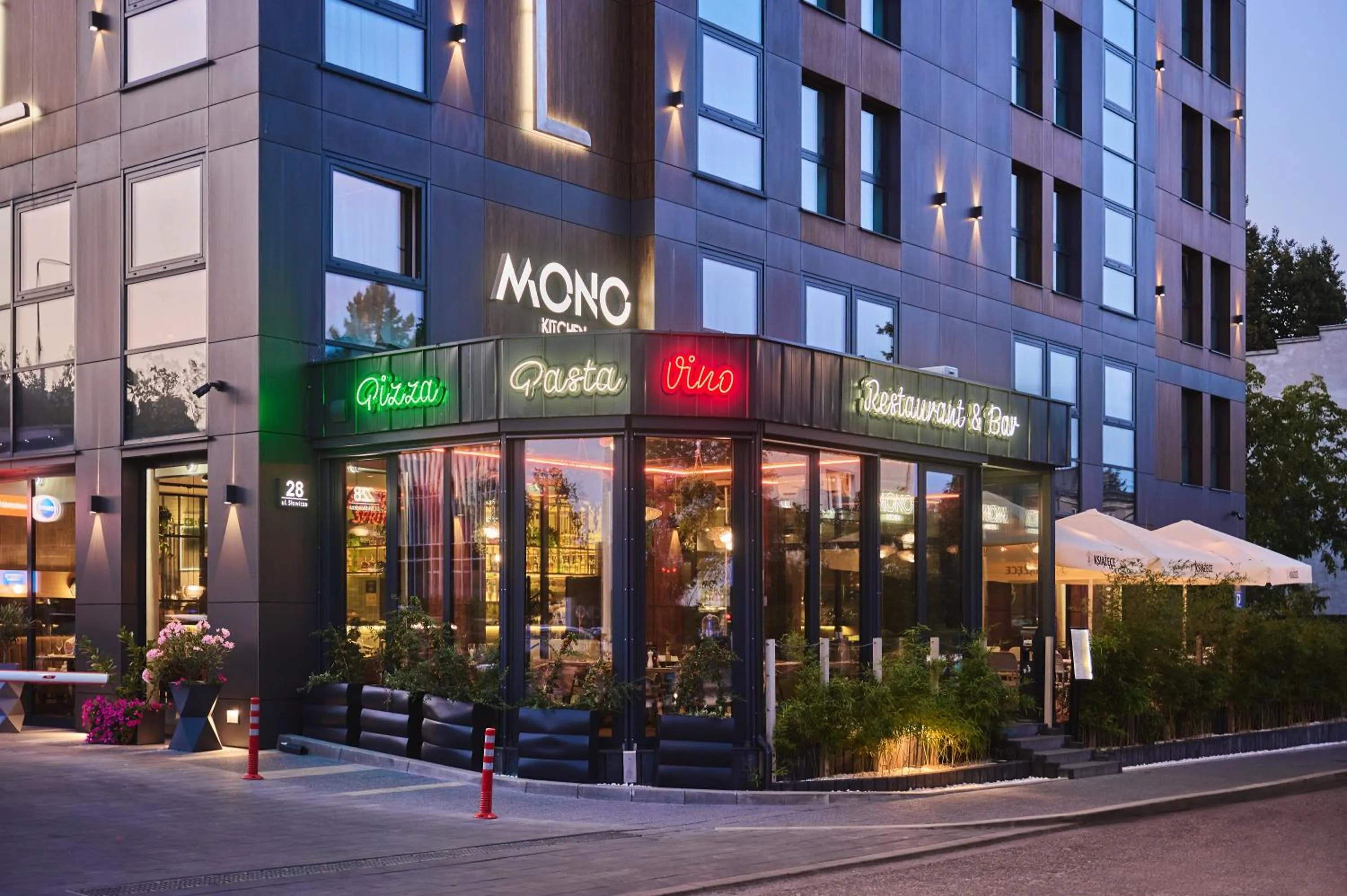 Restaurant/places to eat in Stay inn Hotel Warszawa