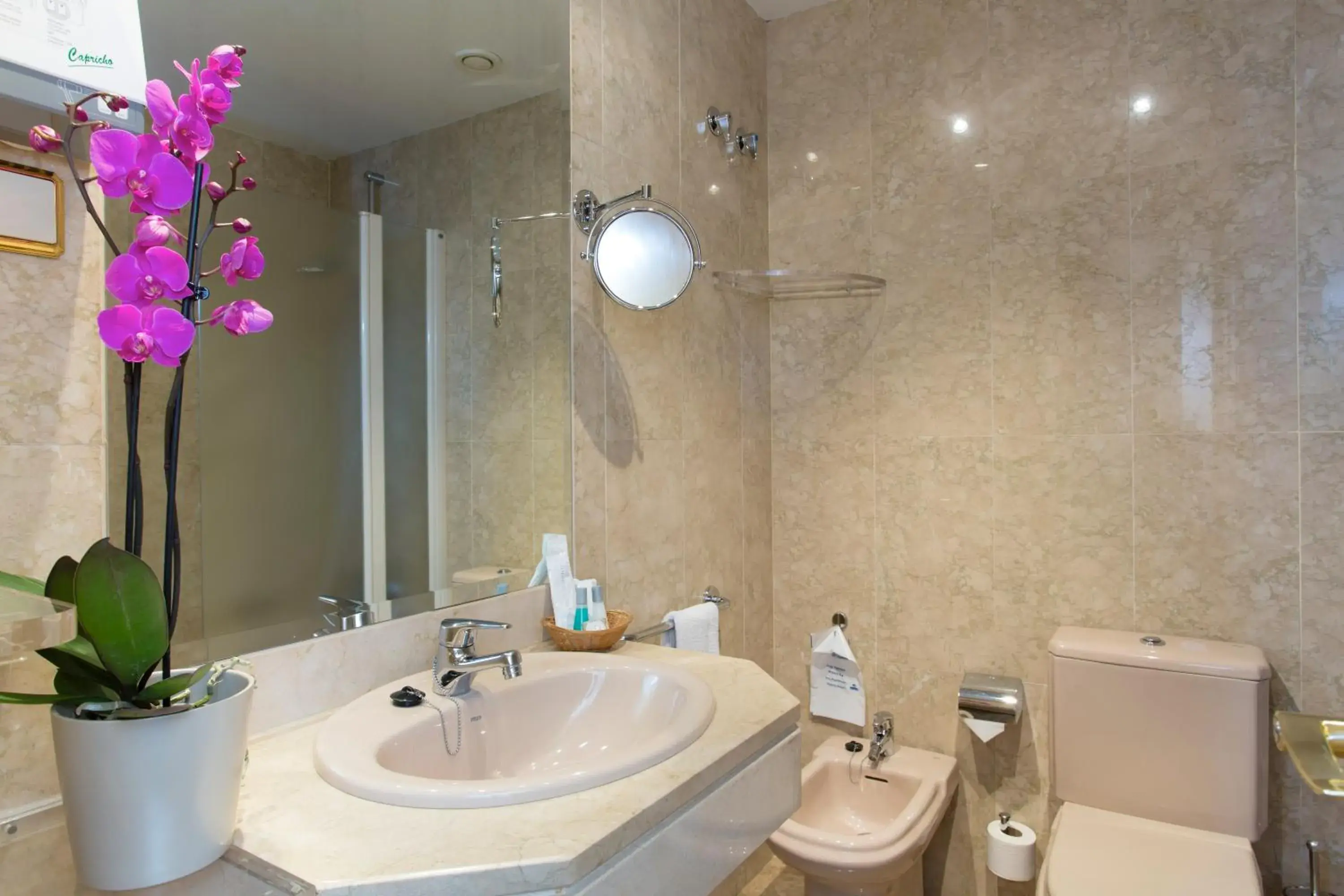 Standard Queen Room in VP Jardín de Tres Cantos Standard Queen Room in VP Jardín de Tres Cantos