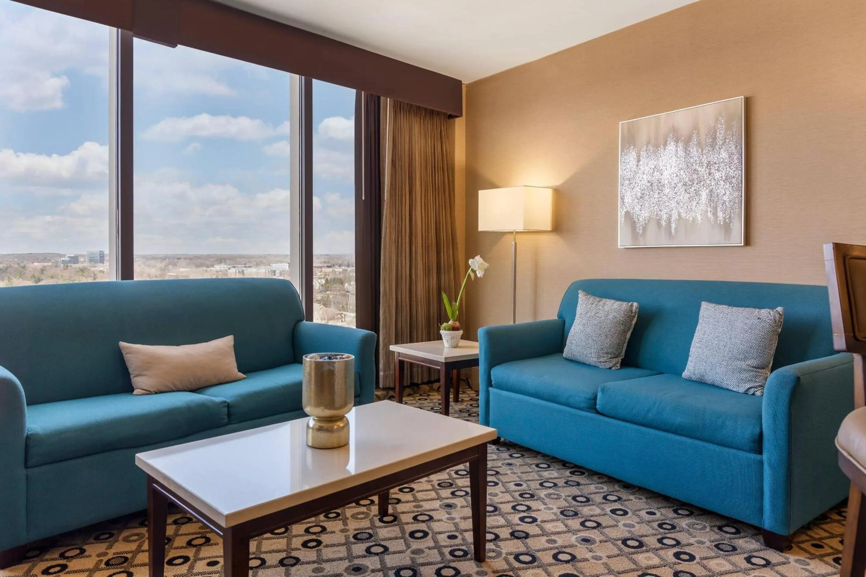 Bedroom in Radisson Hotel Southfield-Detroit