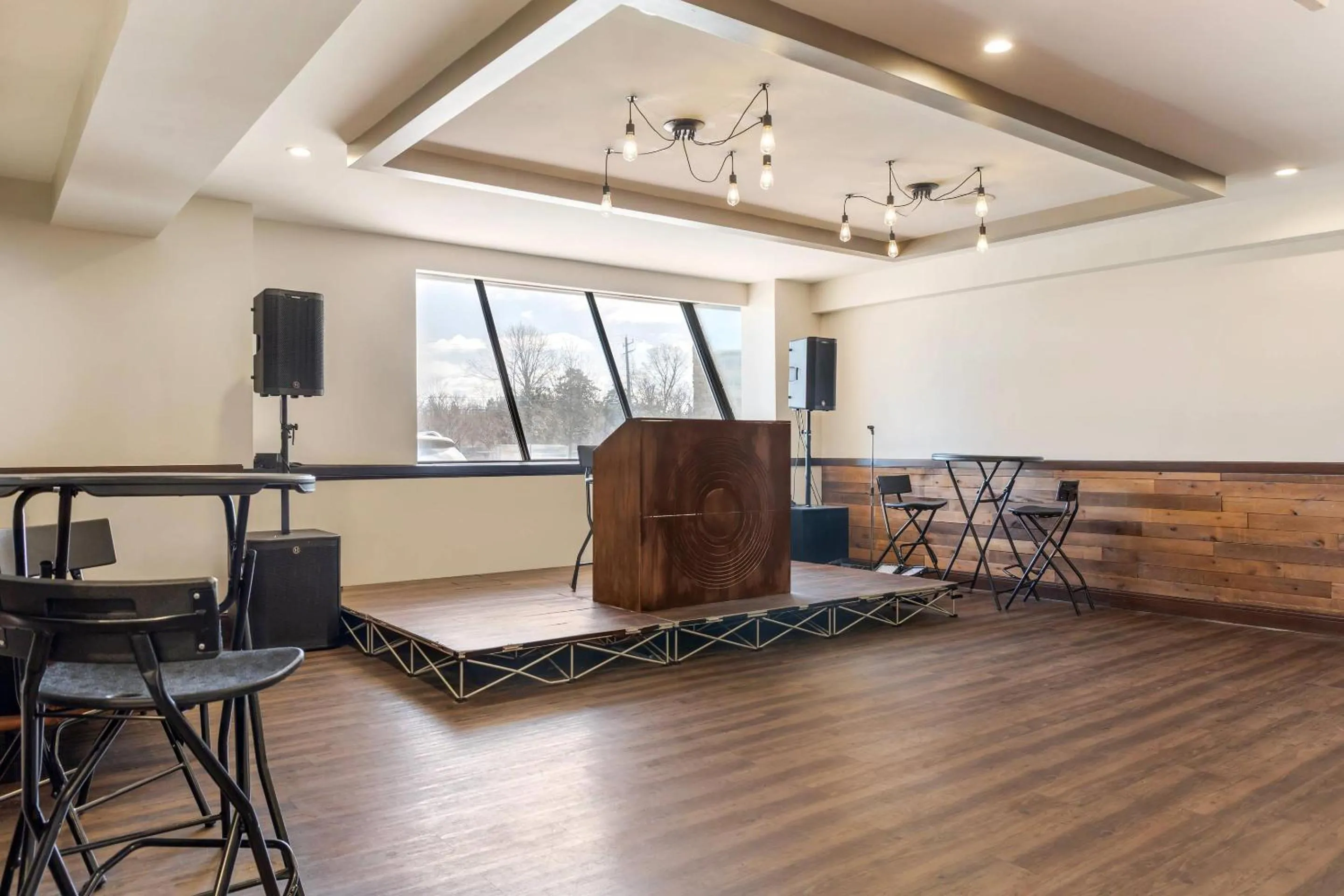 Restaurant/places to eat in Radisson Hotel Southfield-Detroit