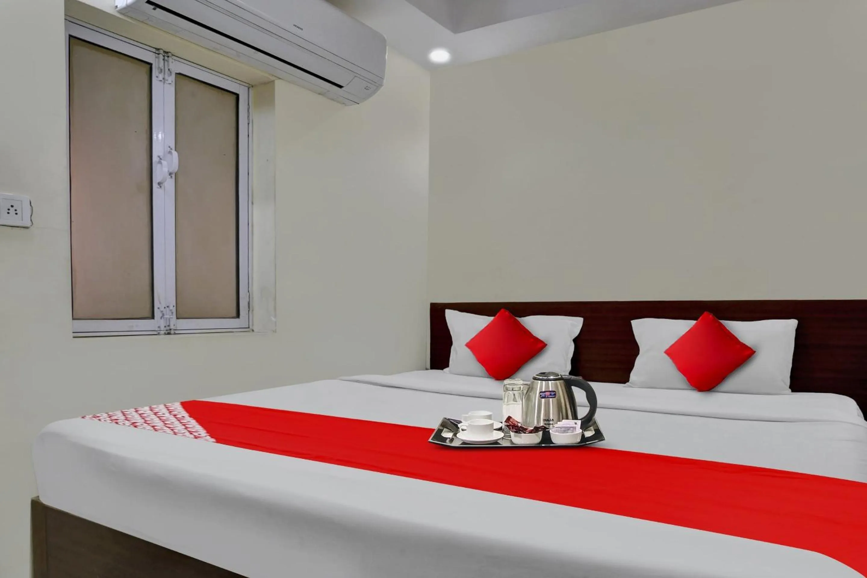 Bedroom, Bed in Hotel O by OYO Arjun