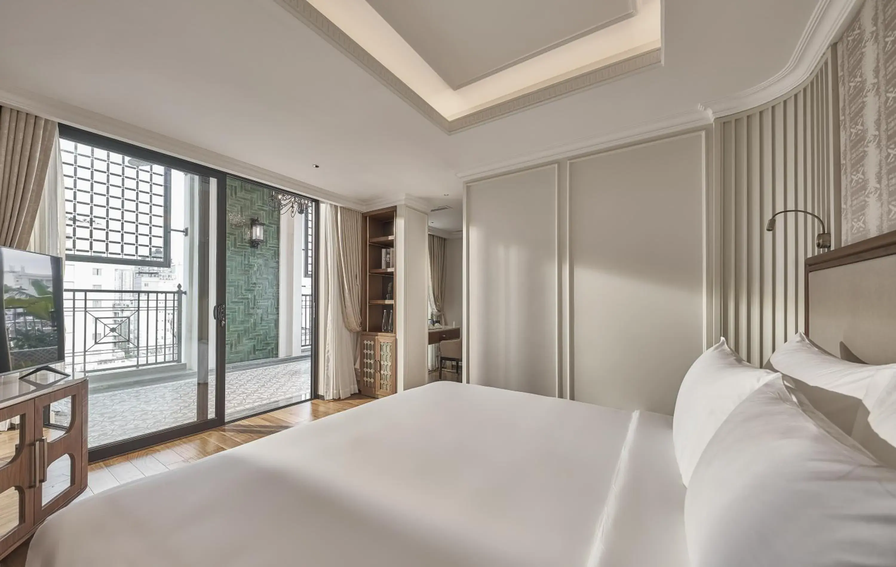 Grand Suite in La Siesta Premium Saigon Grand Suite in La Siesta Premium Saigon