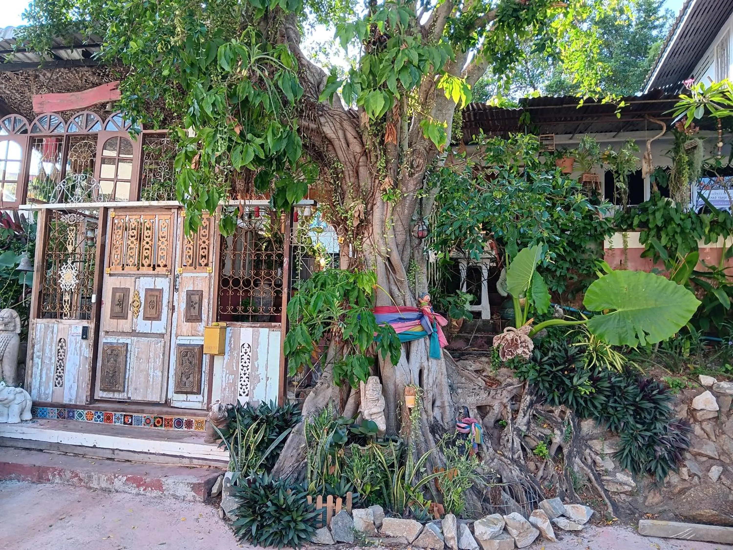 Property building in Baan sikhao Yanui